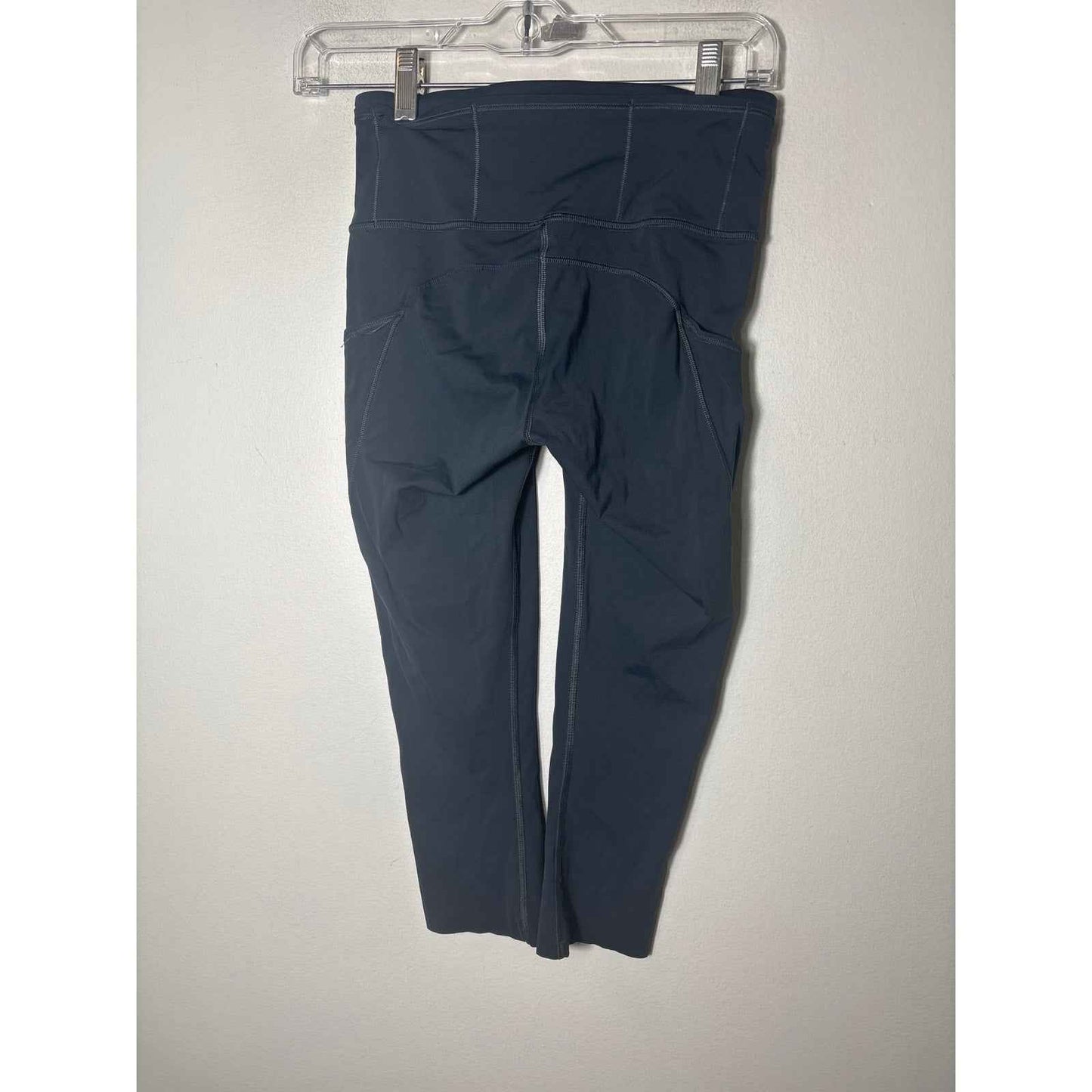 Lululemon Dark Charcoal Mid Calf Athletic Leggings Sz 4