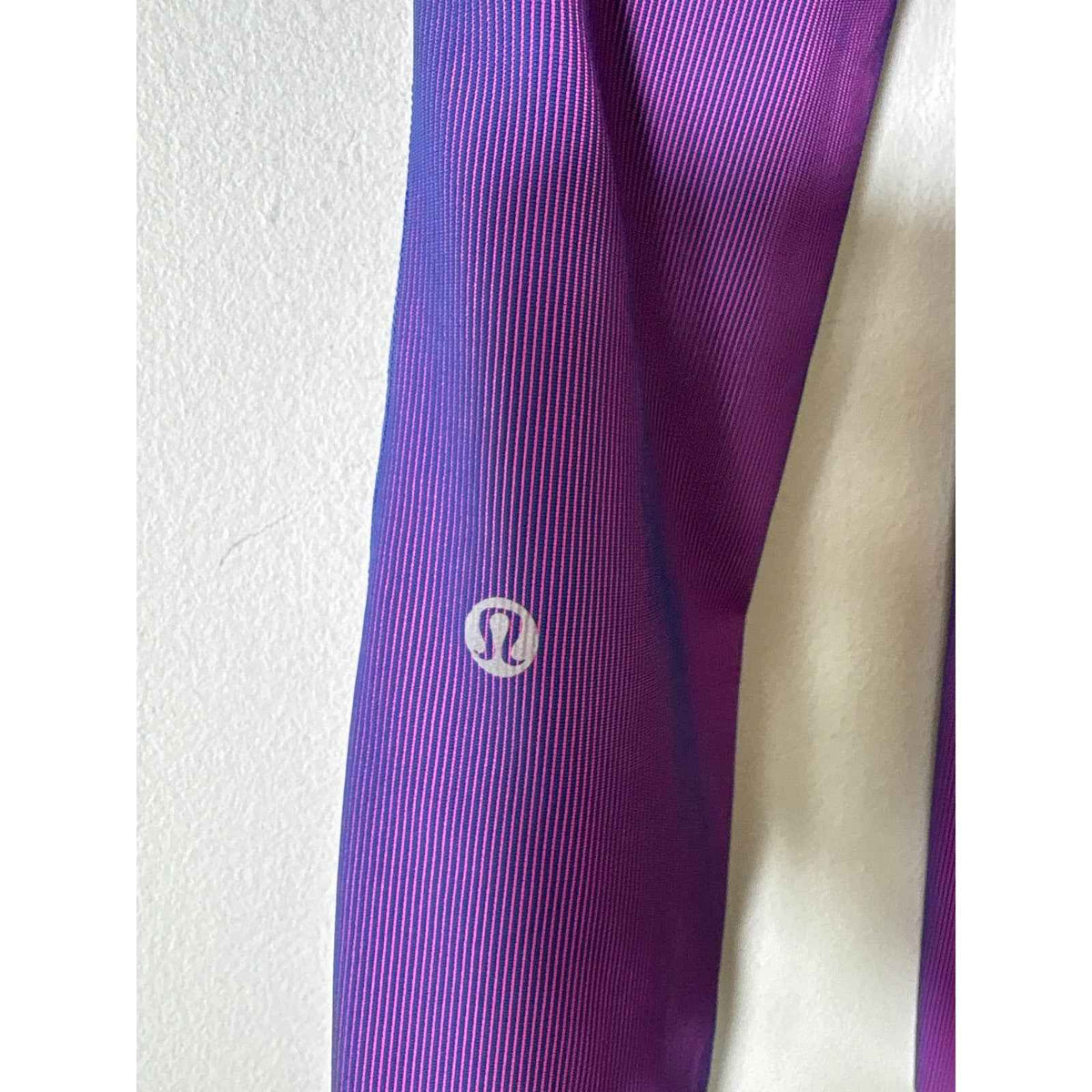 Lululemon Two Toned Pink and Blue Athletic Leggings Sz 4