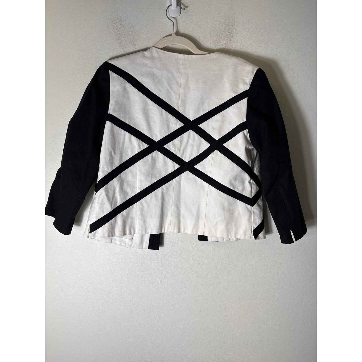 Ivy Chic Black and White jacket Sz 8