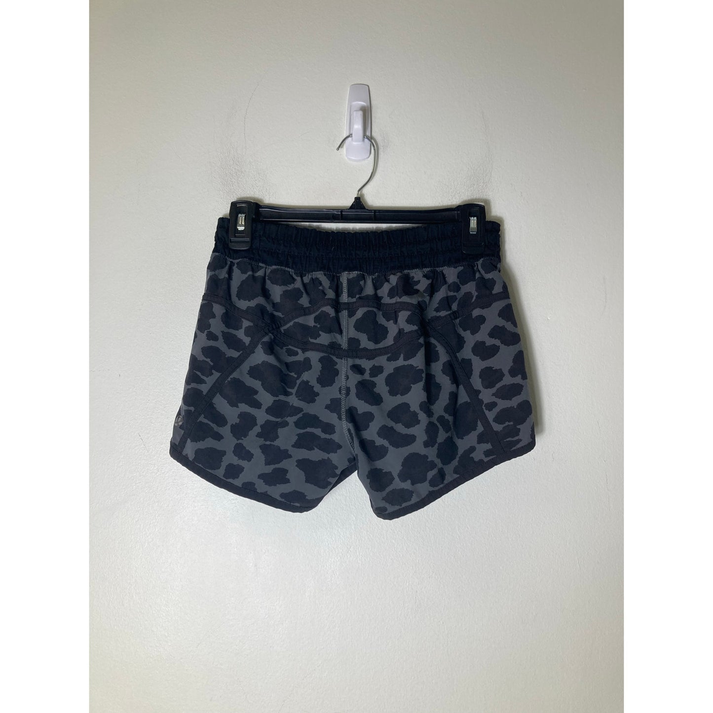 Lululemon Gray and Black Print Athletic Shorts Sz 6