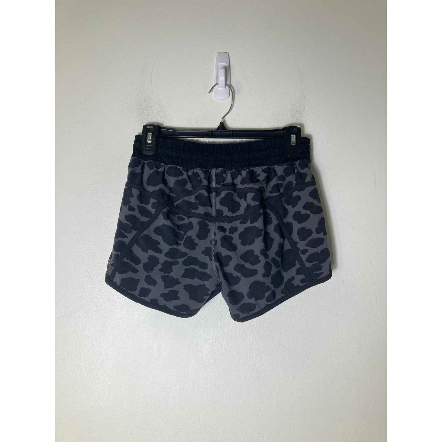 Lululemon Gray and Black Print Athletic Shorts Sz 6