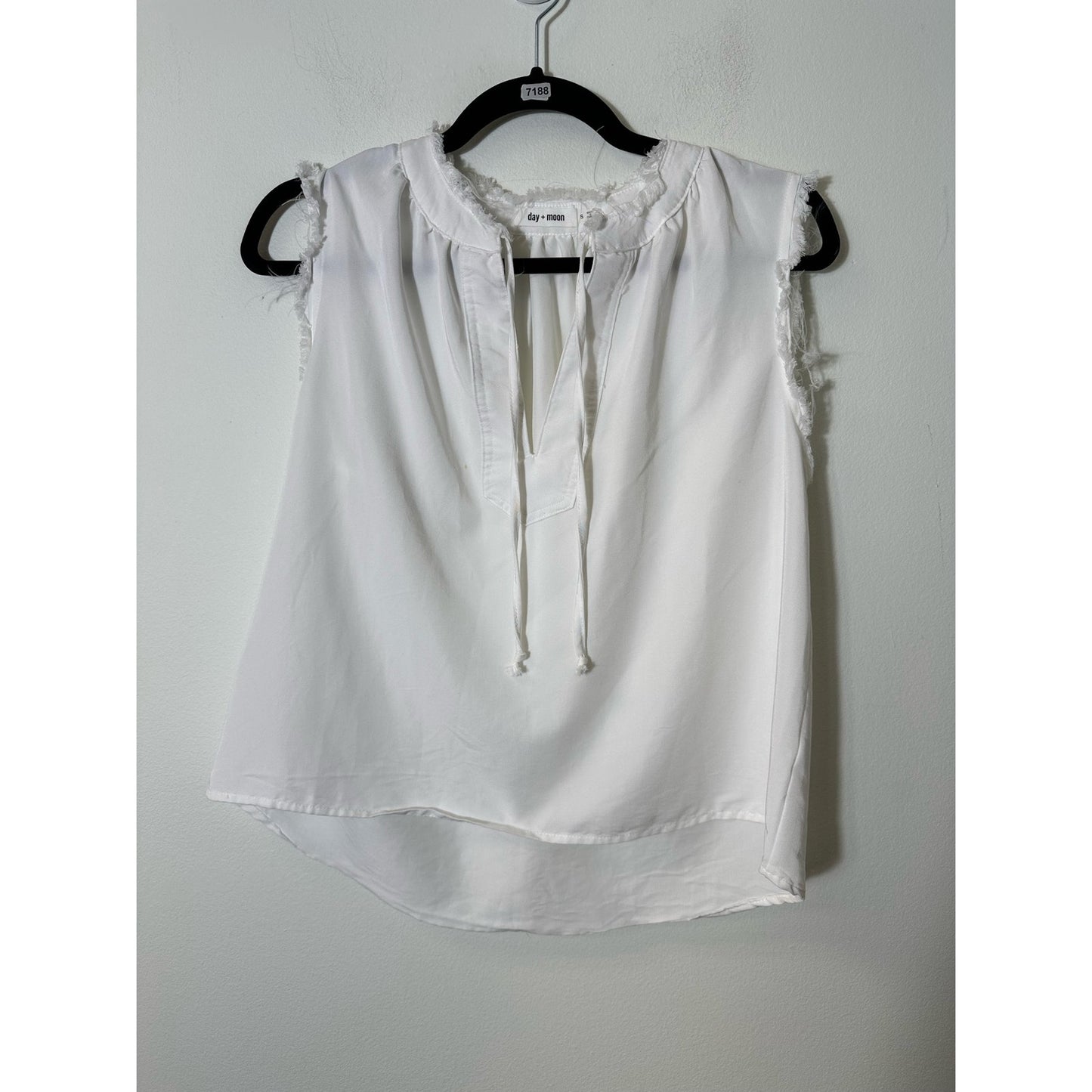 Day + Moon White Fringed Sleeveless Shirt Sz S