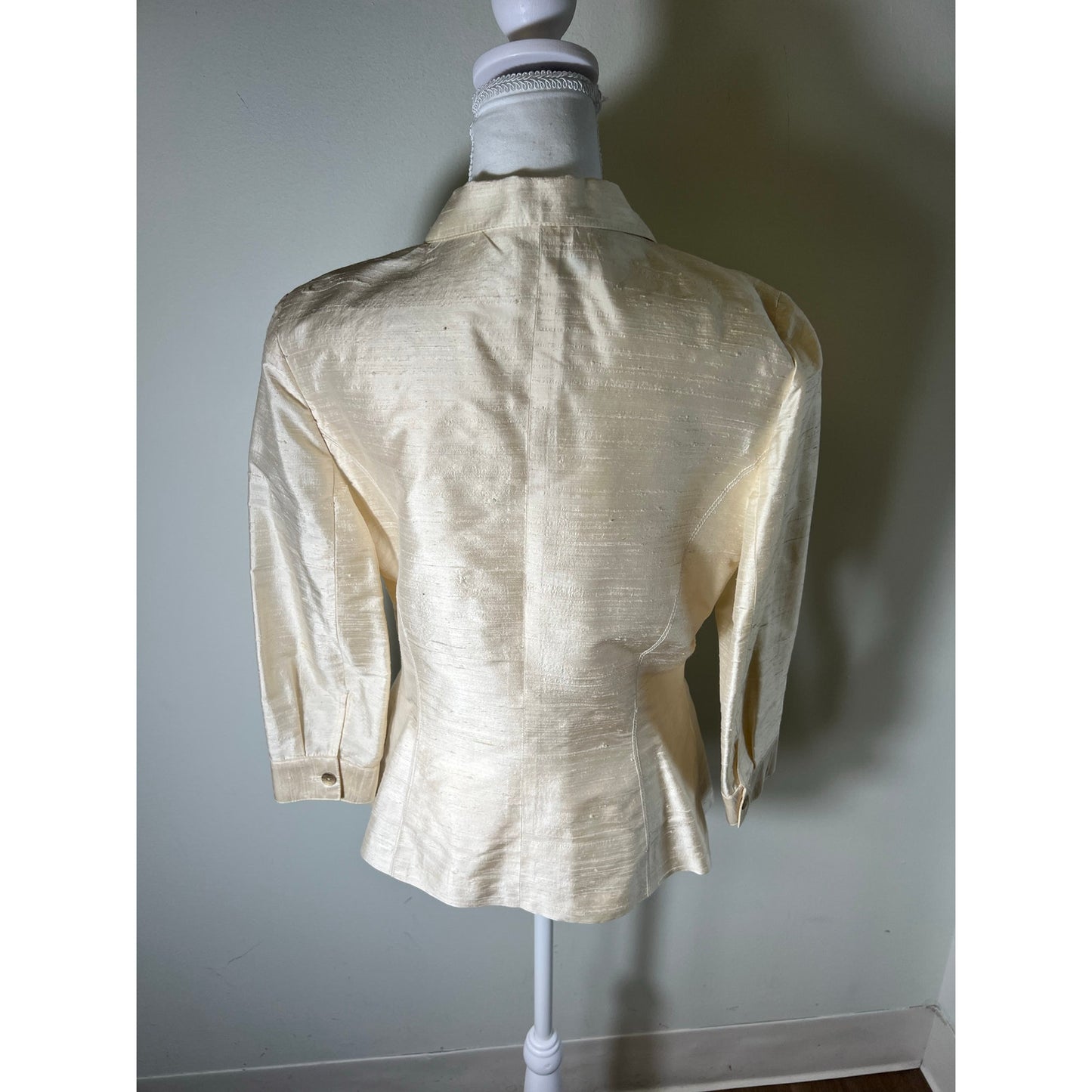 Maggy London Cream Silk Jacket and Lace Skirt Suit Sz 10