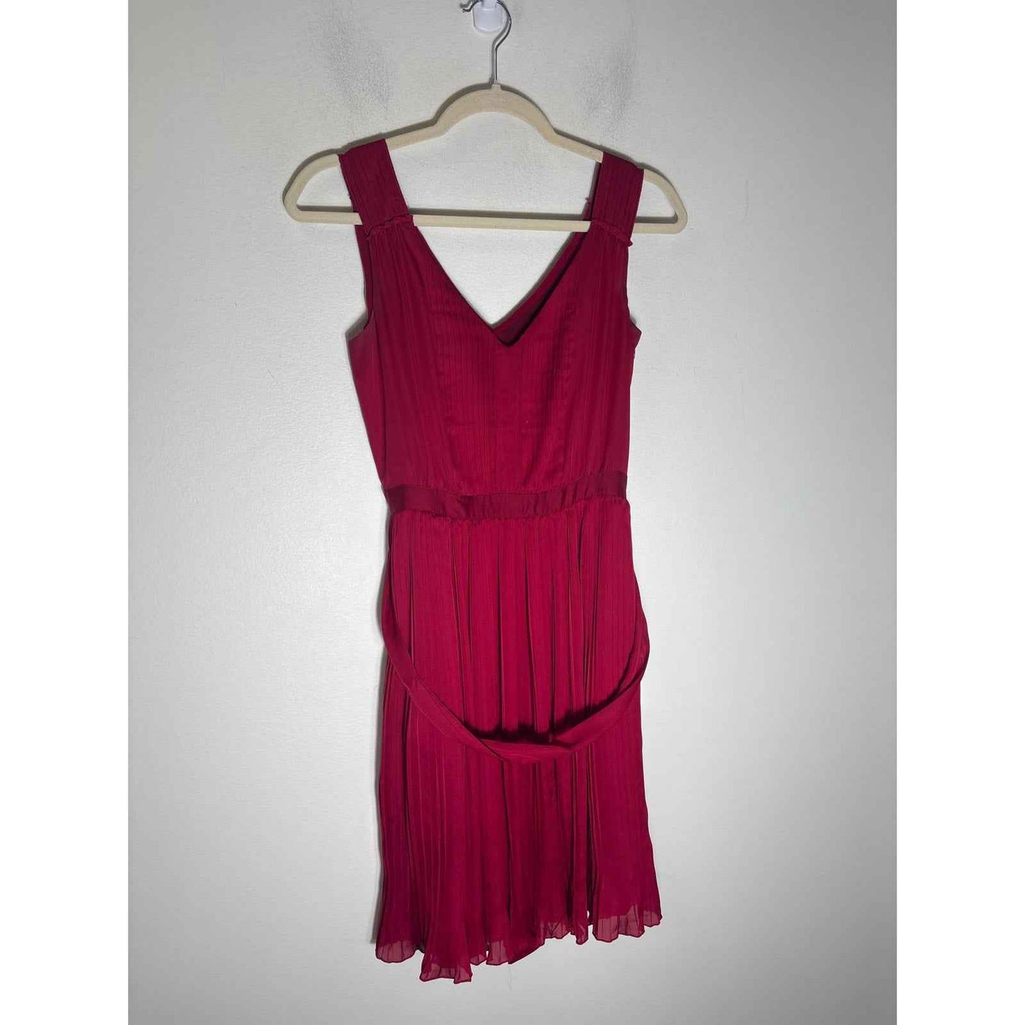 White House Black Market Crimson Red Sleeveless Pleated Holiday Party Dress Sz 0