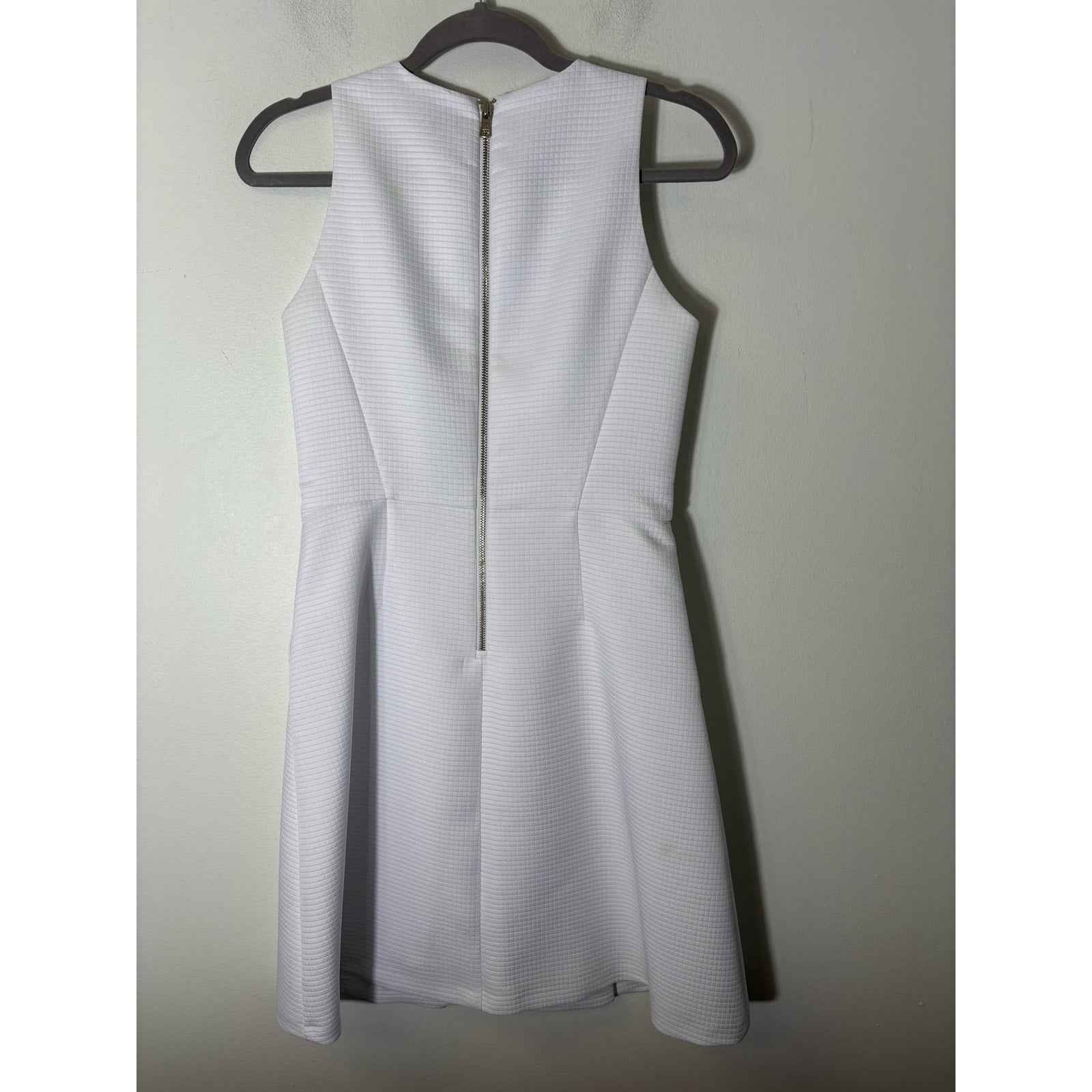 Armani Exchange White Sleeveless V-Neck Knee Length Dress Sz 4