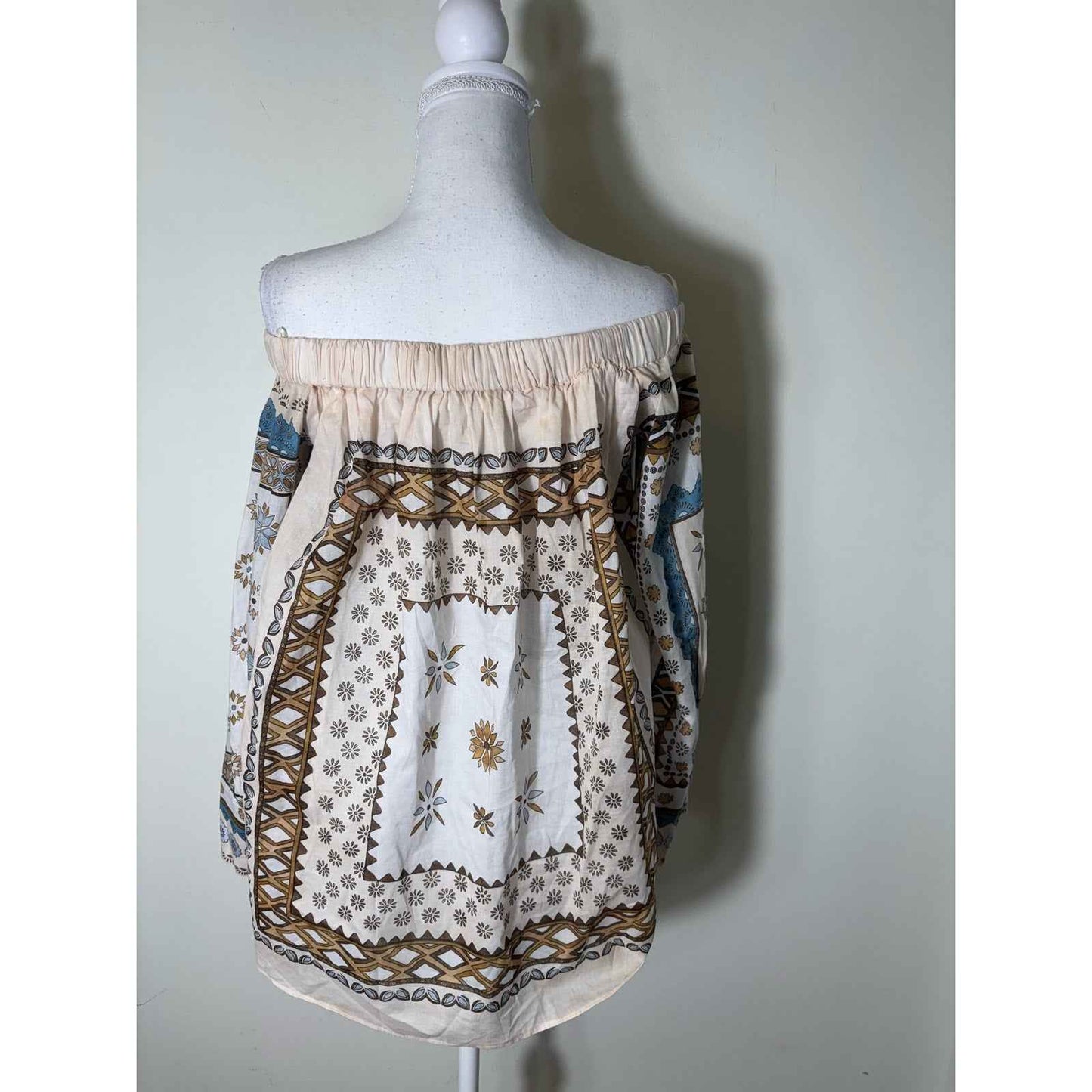 Kate Ford Off The Shoulder Peach and Blue Blouse Sz 1 (Small)