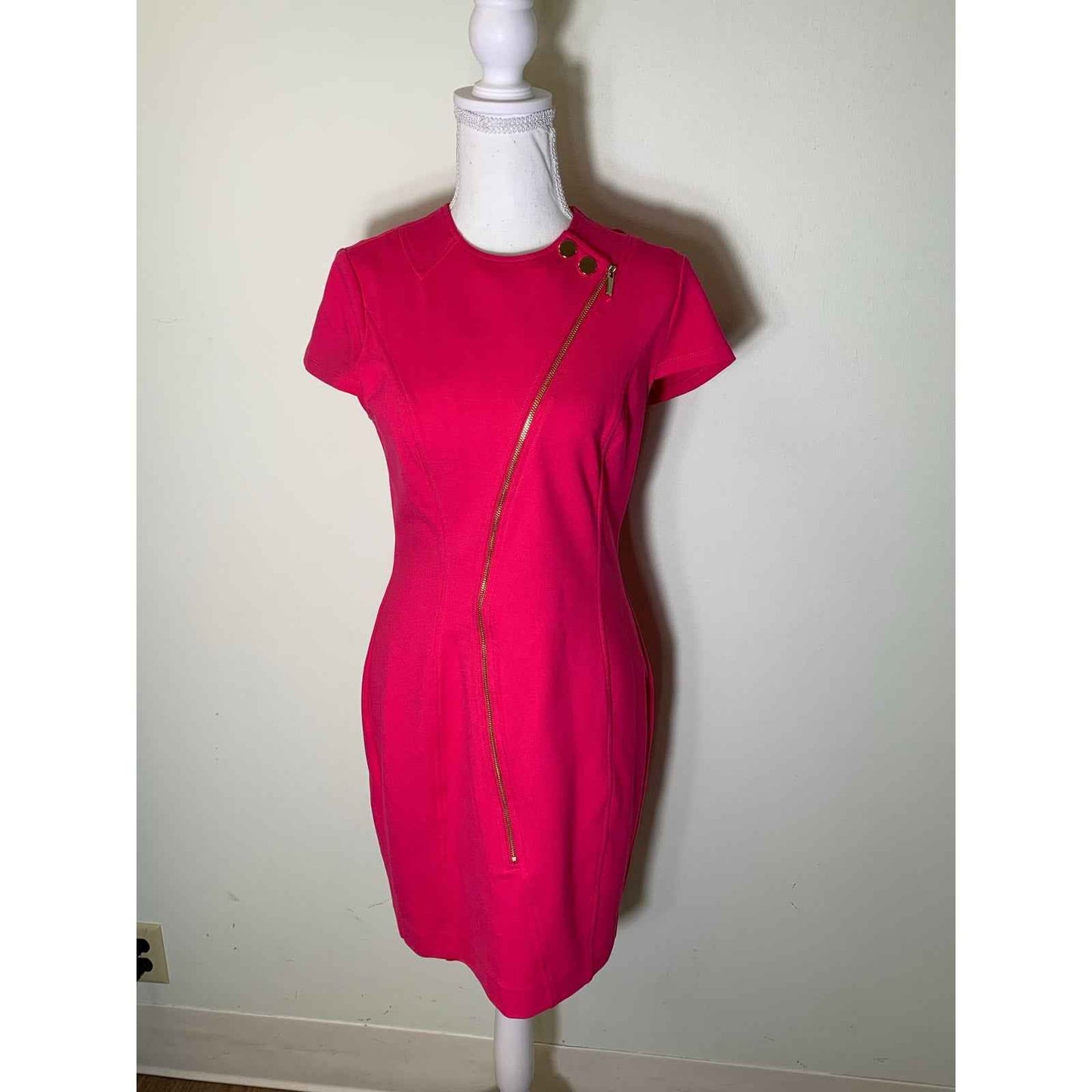 Karen Millen Hot Pink Cap Sleeve Knee Length Sheath Dress with Asymetrical Zip Sz 6