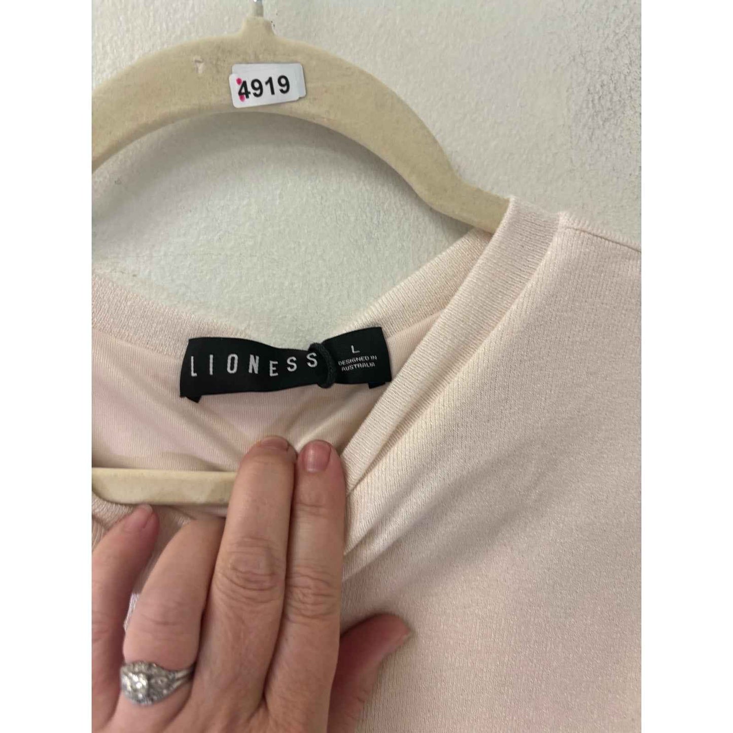 NWT Lioness Ivory Field of Dreams Top Sz L