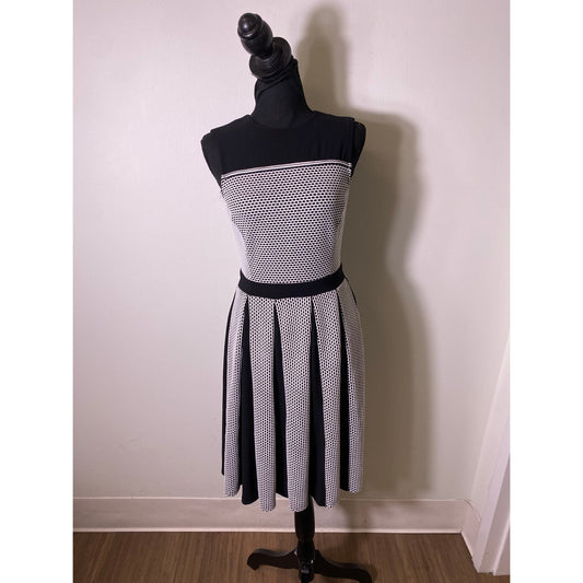 Taylor Sz 2 Black White Sleeveless Mixed Media Midi Dress Sz 2