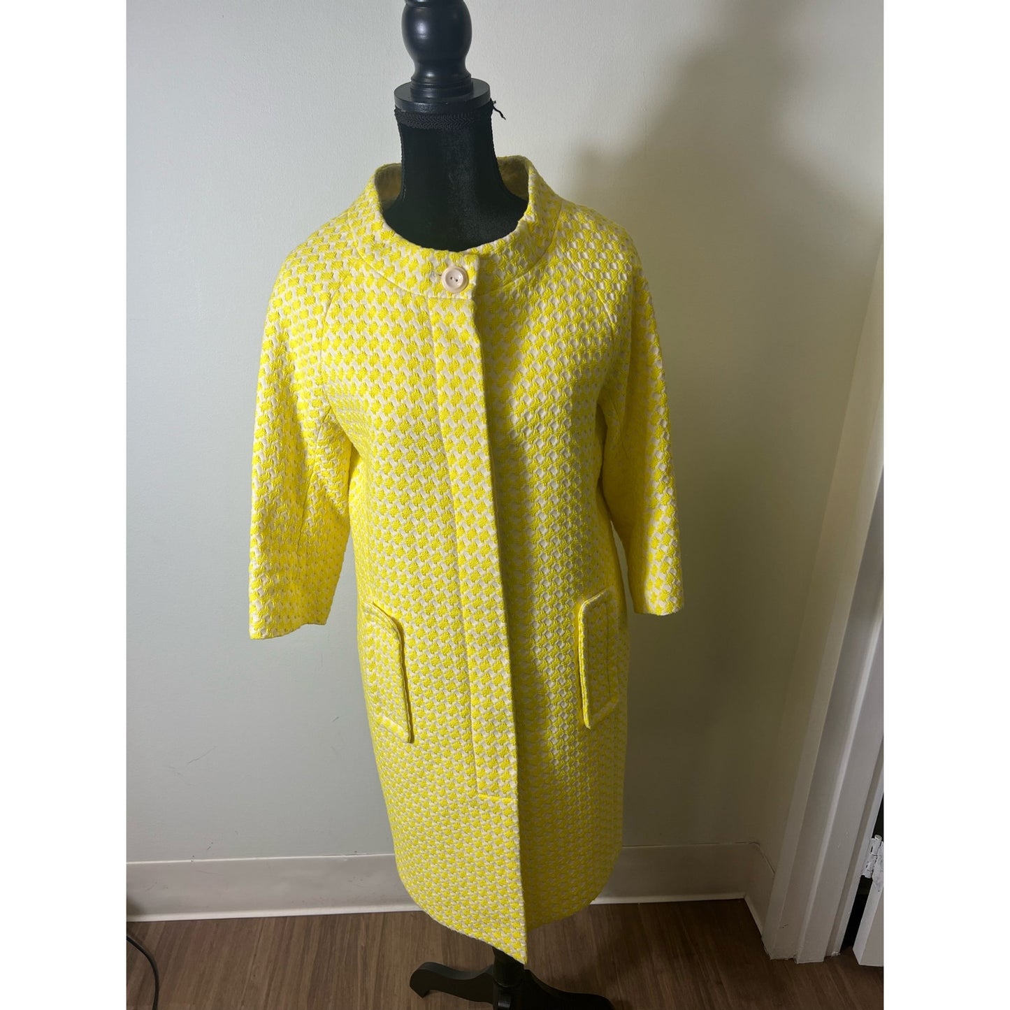 Hoss Intropia Yellow Jacket Sz 38