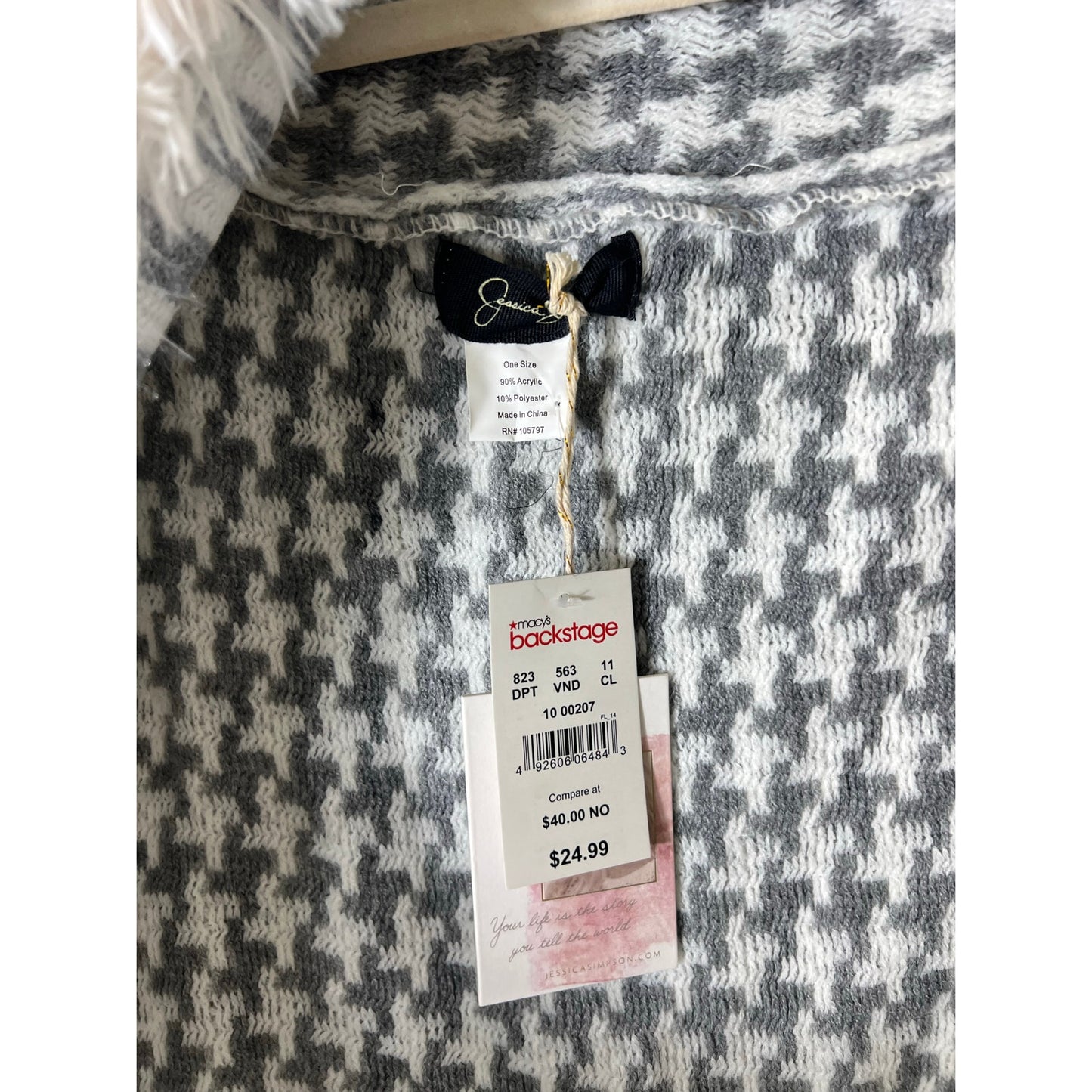 NWT Jessica Simpson Gray and White Knit Long Sweater Vest. One Size