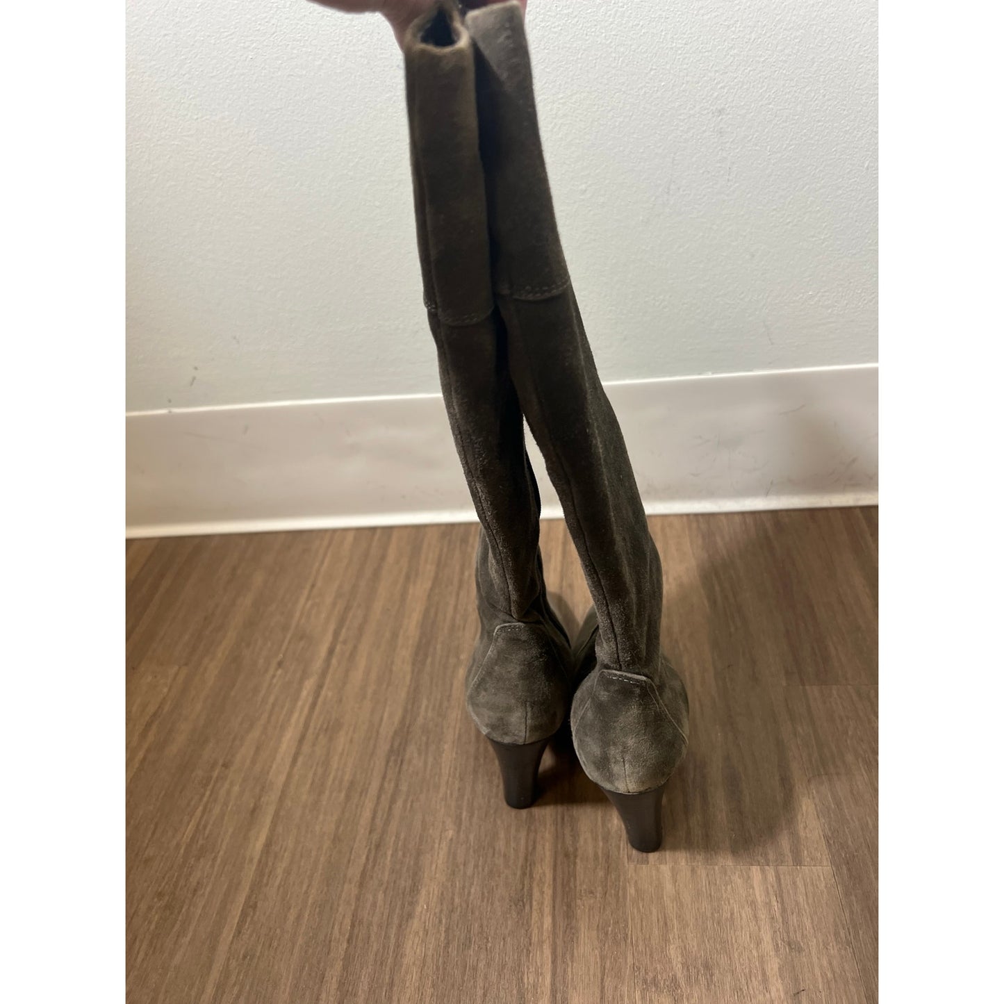 Kristin Davis Knee Chocolate Suede Knee Boot Sz 7M