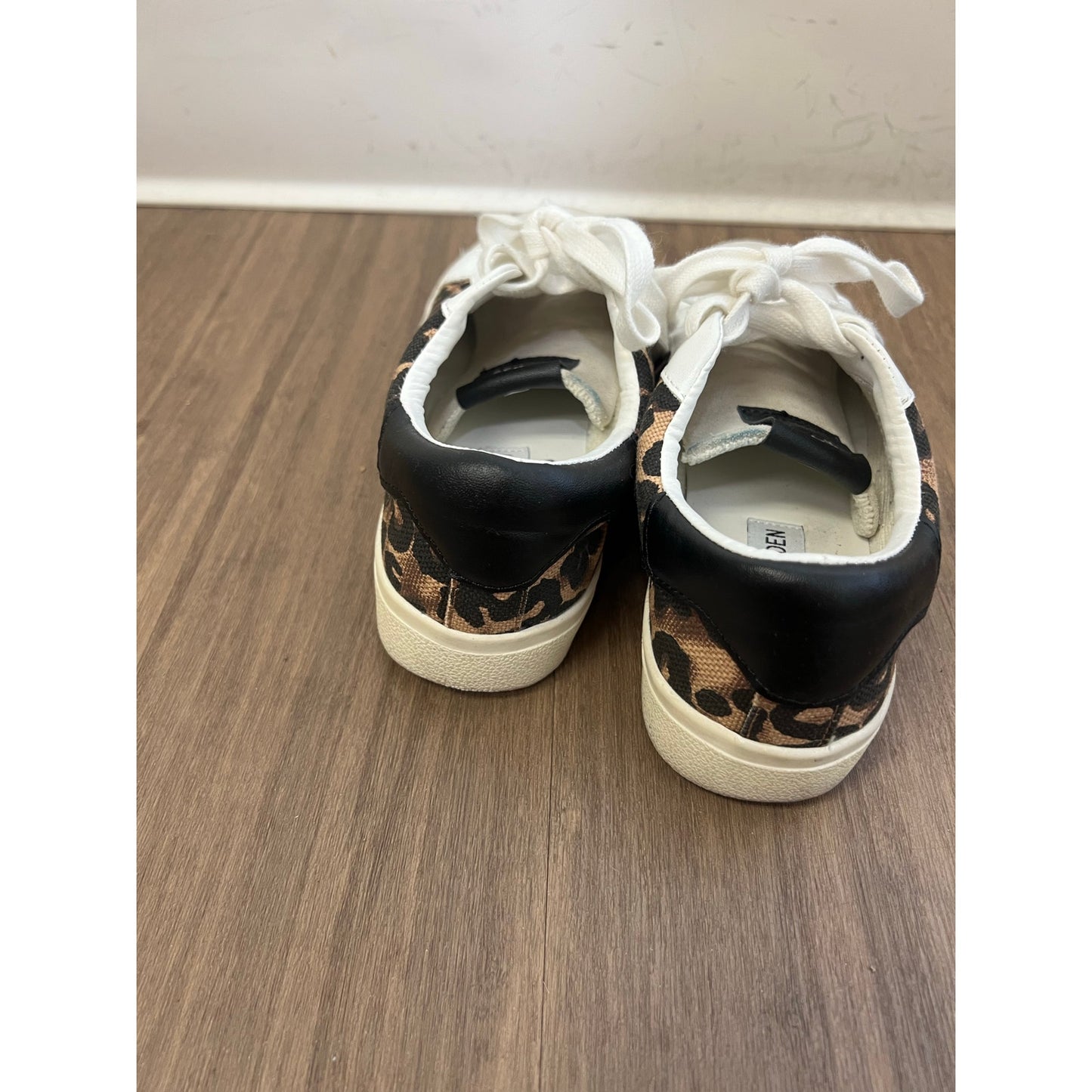 Steve Madden Multi Media Cheetah/Gray Tennis Shoes Sz 6