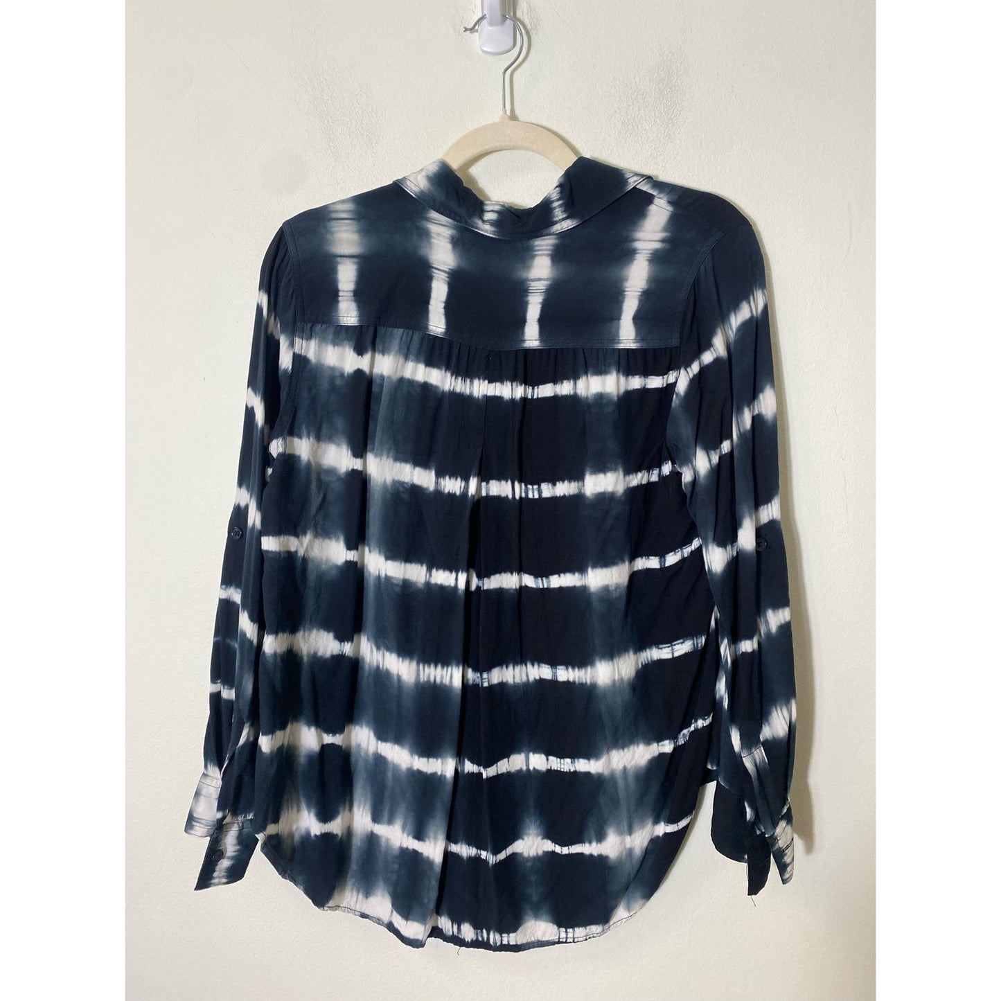 Velvet Heart Gray White Tie Dye Long Sleeve Button Up Shirt Sz S