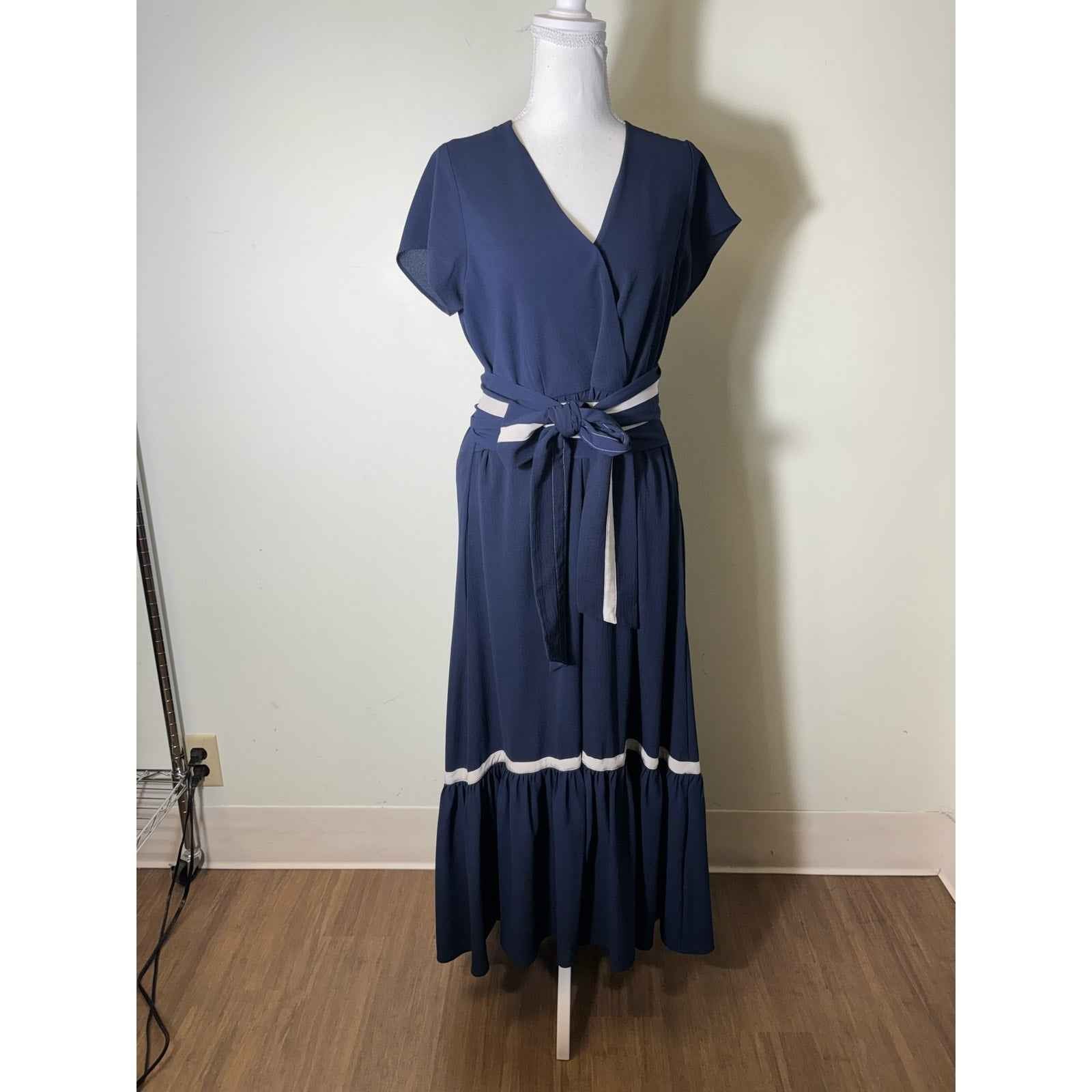 Rungolee Navy Cap Sleeve V-Neck Maxi Dress Ties at the Waist Sz S
