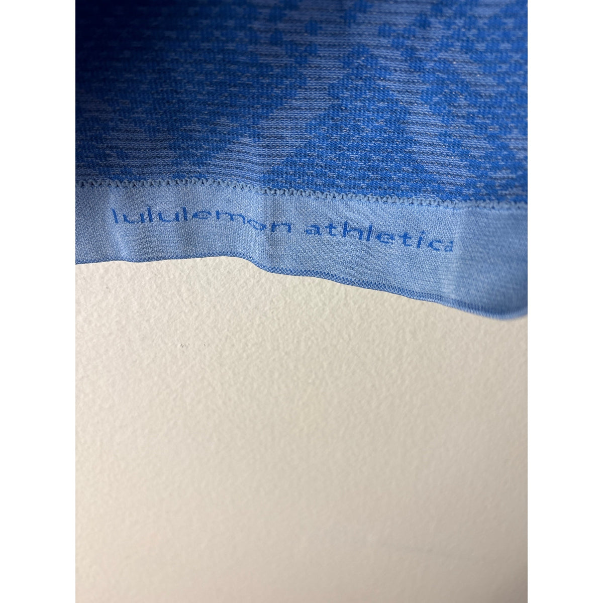 Lululemon Blue Long Sleeve Athletic Top sz 6