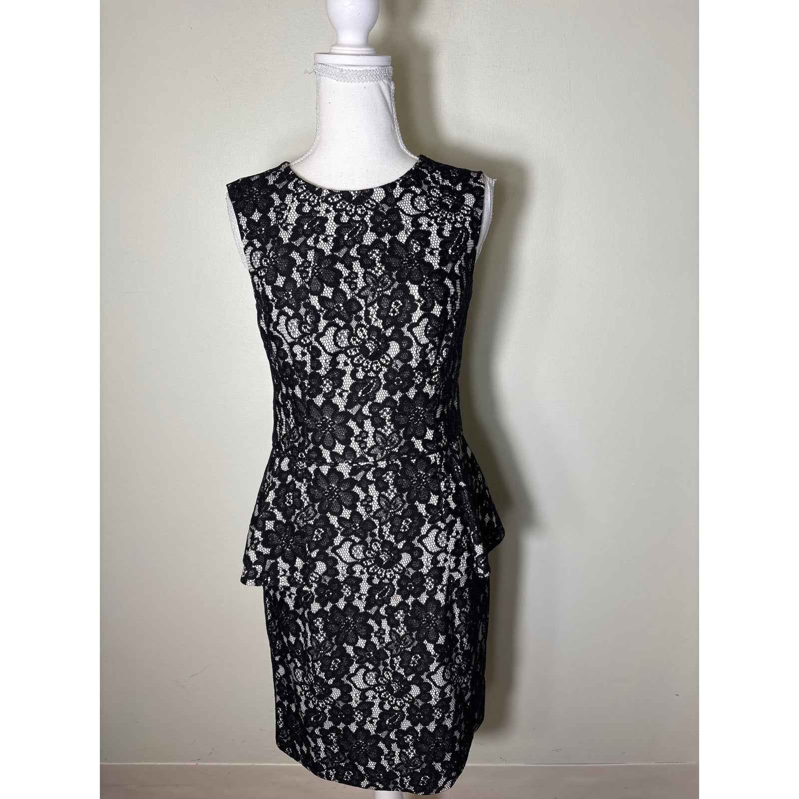 Shoshanna White Black Lace Peplum Knee Length Sleeveless Dress Sz 4