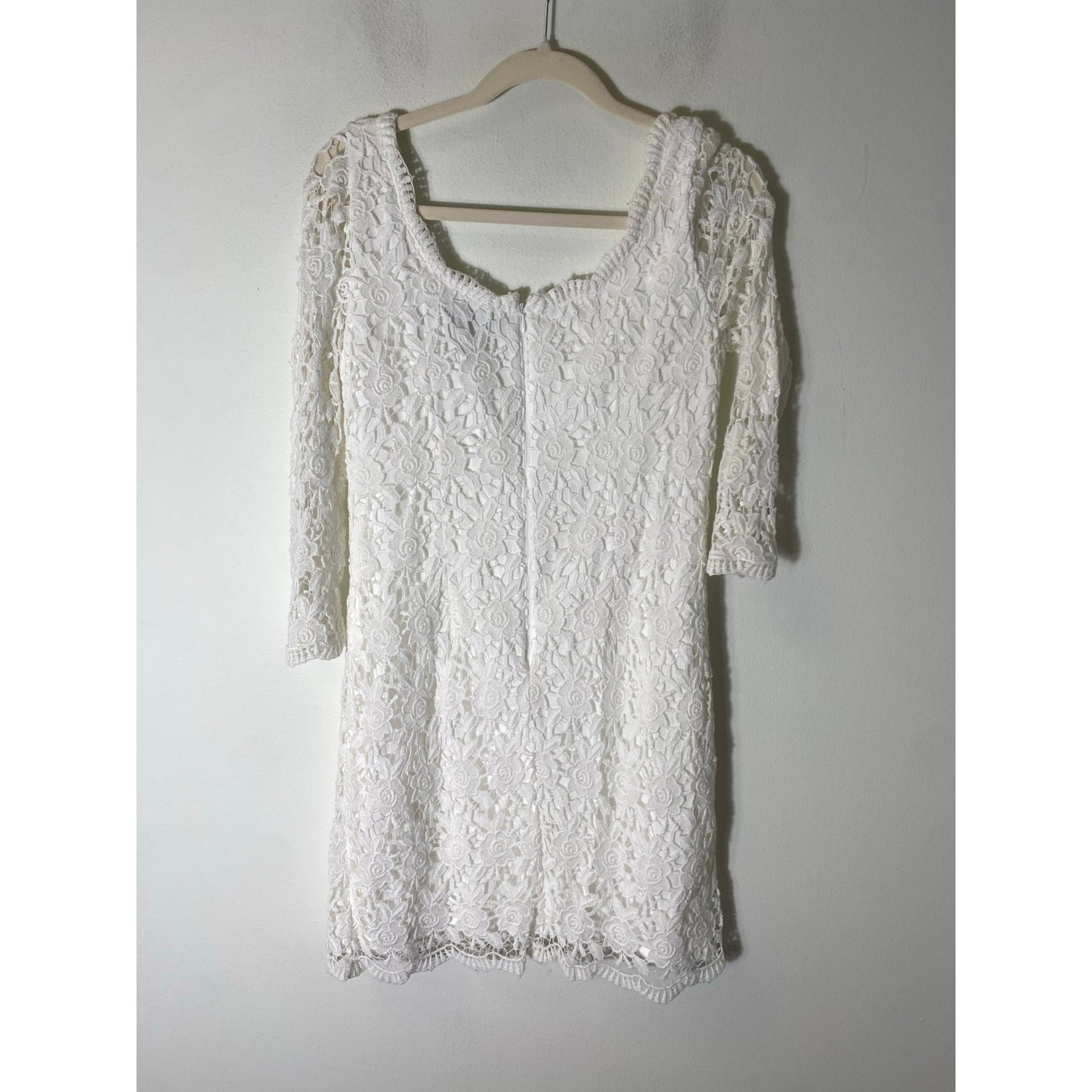 White House Black Market White Long Sleeve knee Length Dress Sz 6
