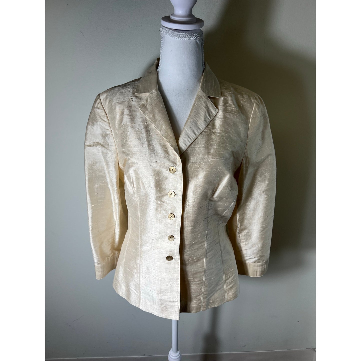 Maggy London Cream Silk Jacket and Lace Skirt Suit Sz 10