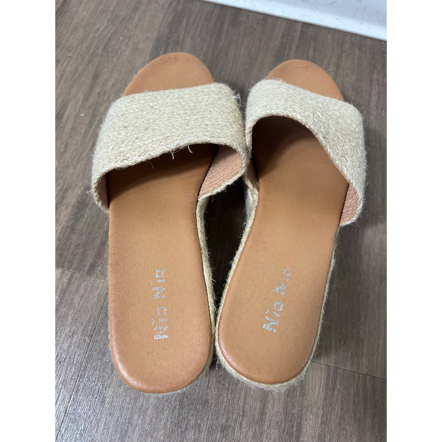 Nio Nio Rafia Stacked Platform Beige Sandal Sz 10