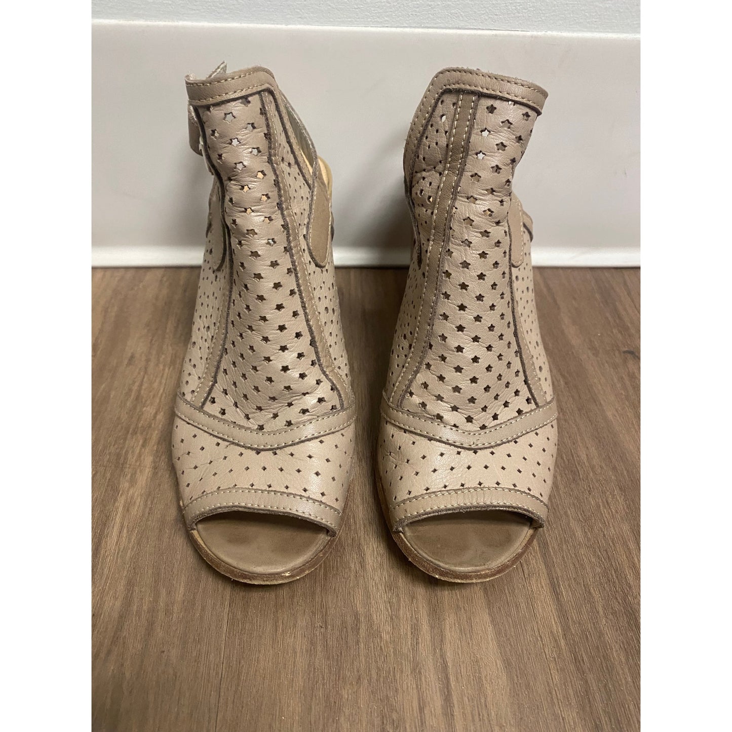 Cleere Closet | New & Used Designer Clothing, Shoes, Bags & Jewelry for All