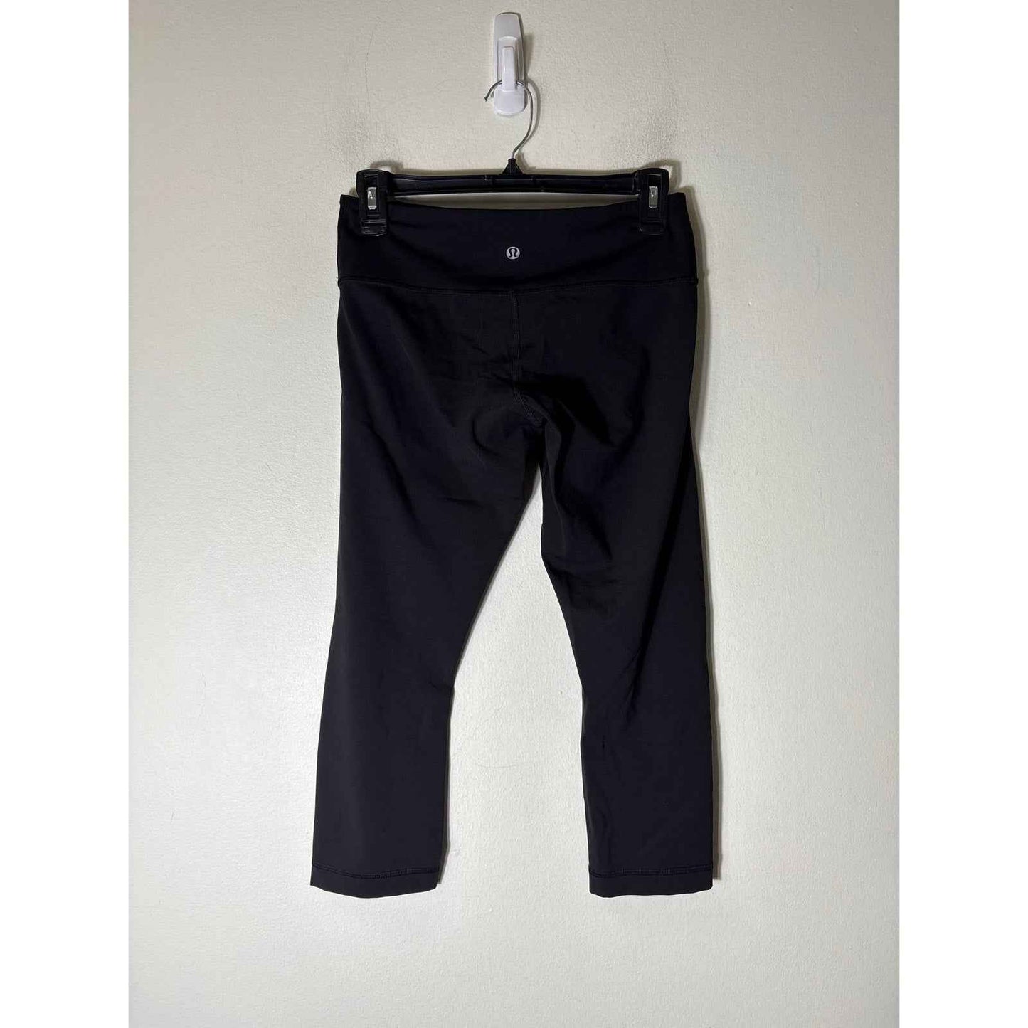 Lululemon Black Cropped Leggings Sz 6