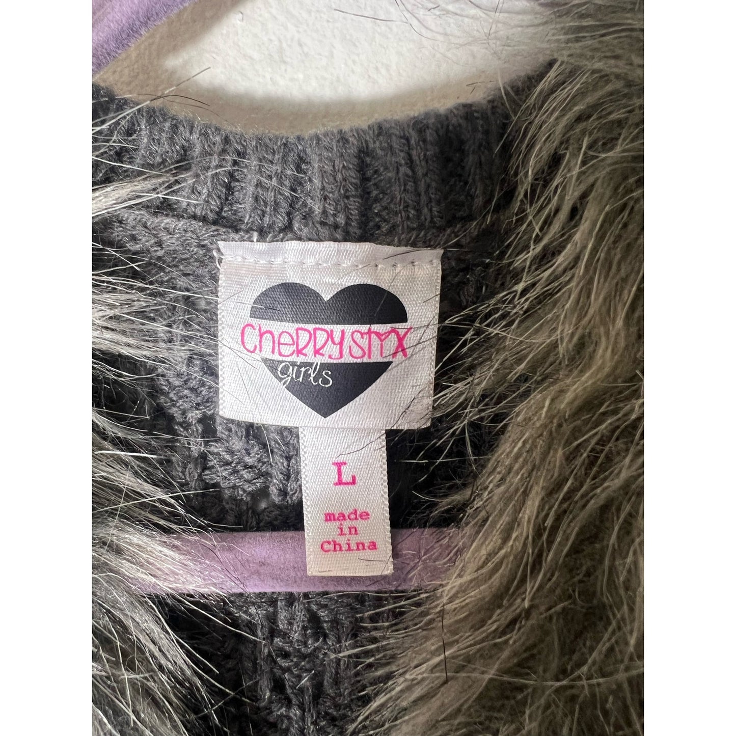 Girls Cherry Styx Gray Sleeveless Faux Fur Sweater Vest Sz L