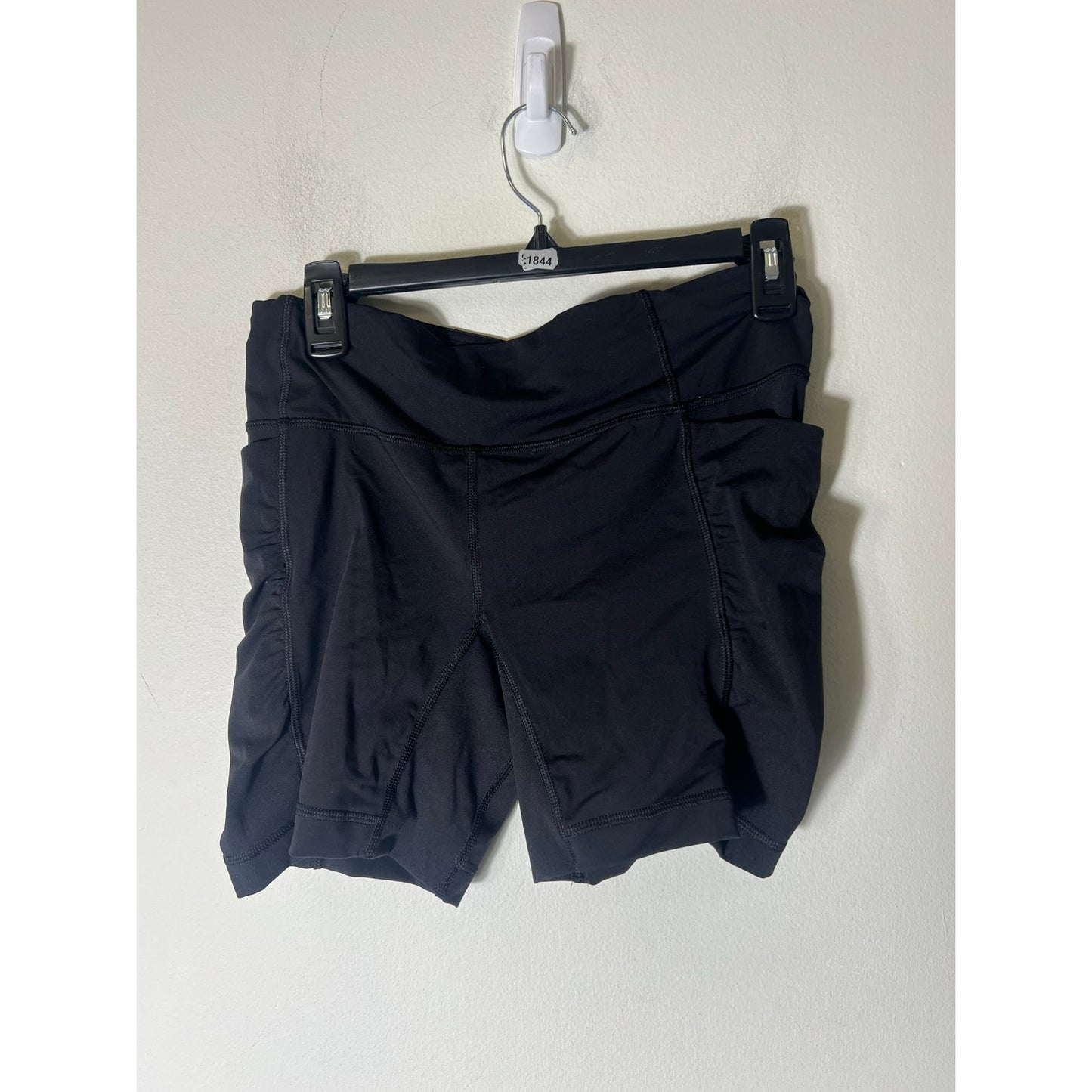 Lululemon Black Biker Athletic Shorts with Side Pockets Sz 8
