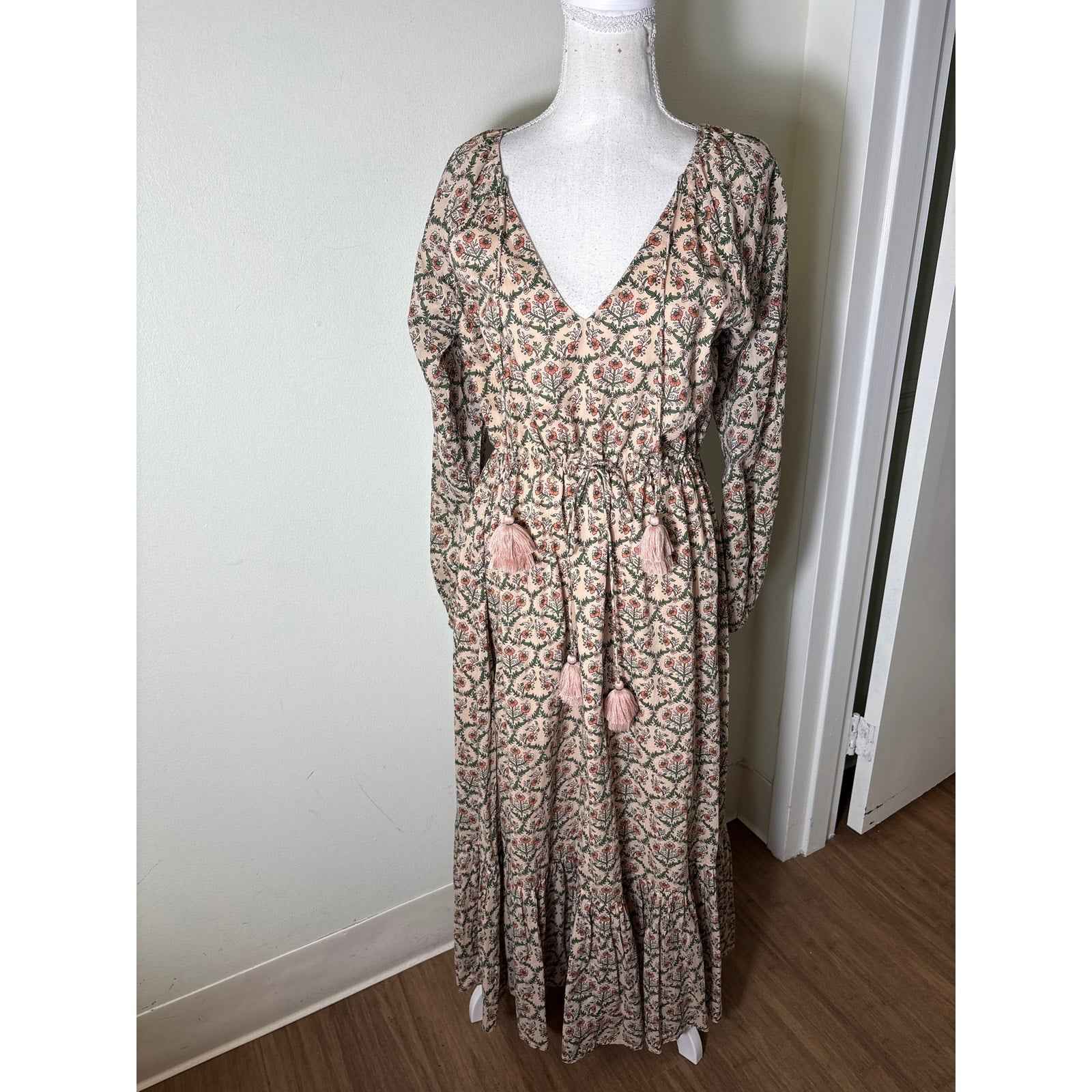 roller rabbit maxi dress Tannish Pink Floral Long Sleeve Cotton Sz S Chiffon Dress Replenishment MANGO Filipa Flowy Cape Size:5 years Square Cuff Type