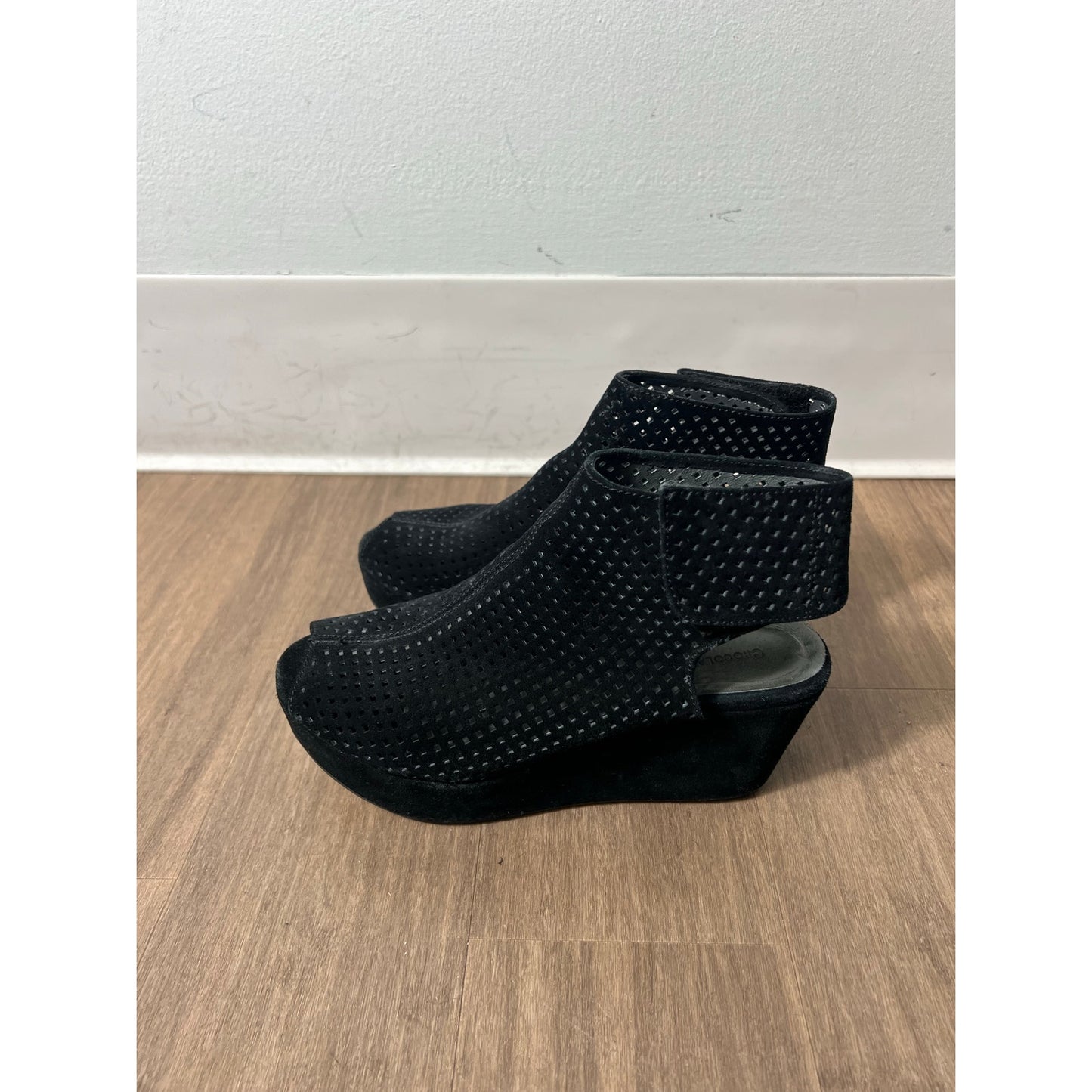 Chocolat Blue Black Laser Cut Ankle Mule Sandals Sz 7.5