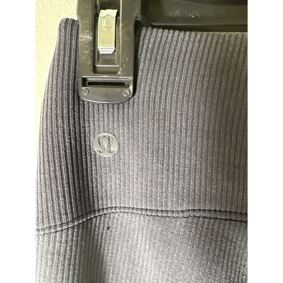 Lululemon Dark Gray Ribbed Flair Leg Zip Yoga Pants Sz 6