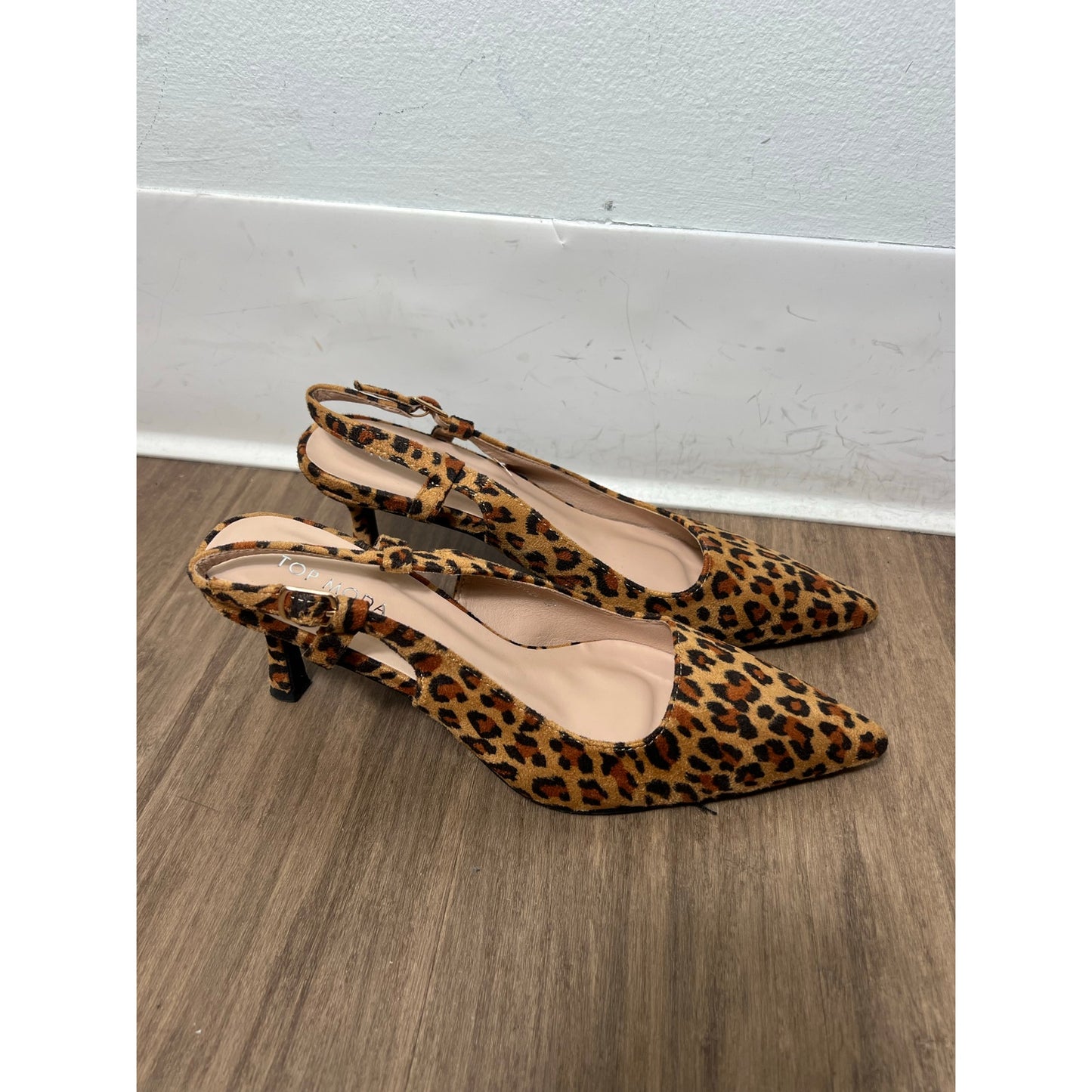 Top Moda Leopard Print Sling Back Pointed Toe Heels Sz 8