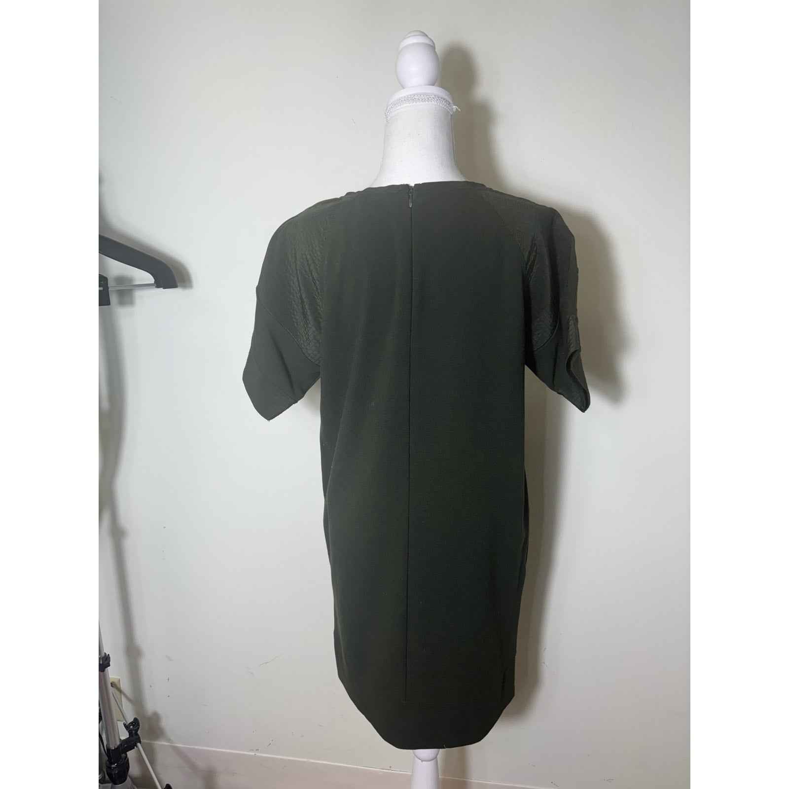 Vince Olive Green Short Sleeve Shift Mini Dress Sz XS