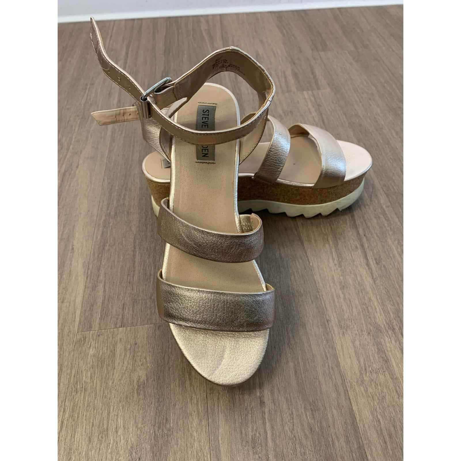 Steve Madden Gold Cork Platform Strap Sandal Sz 10