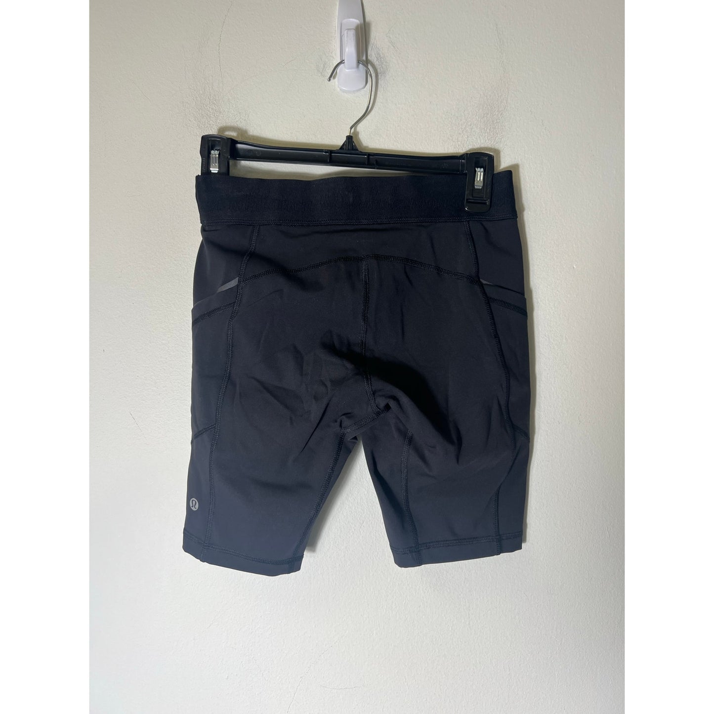 Lululemon Black Yoga/Bike Athletic Shorts Sz 6