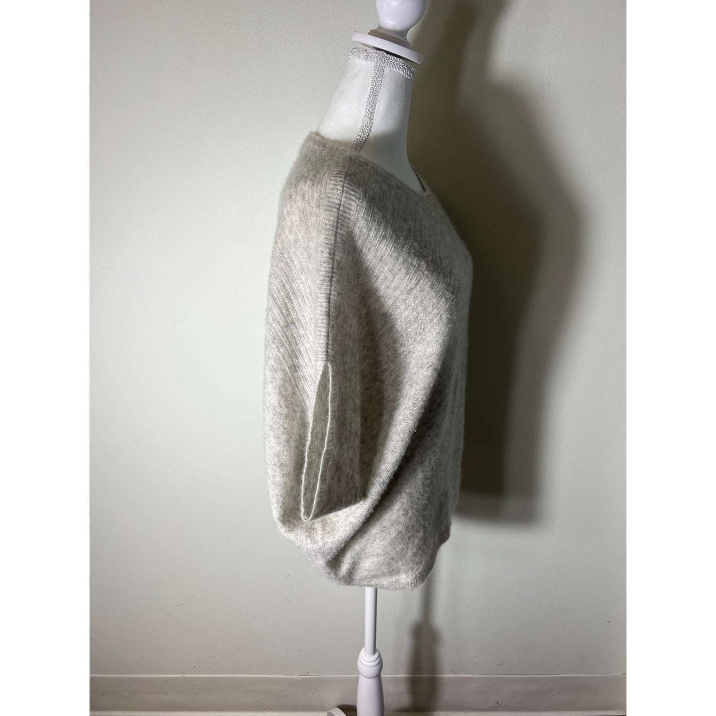Paychi Guh Light Gray Sleeveless Sweater Sz S