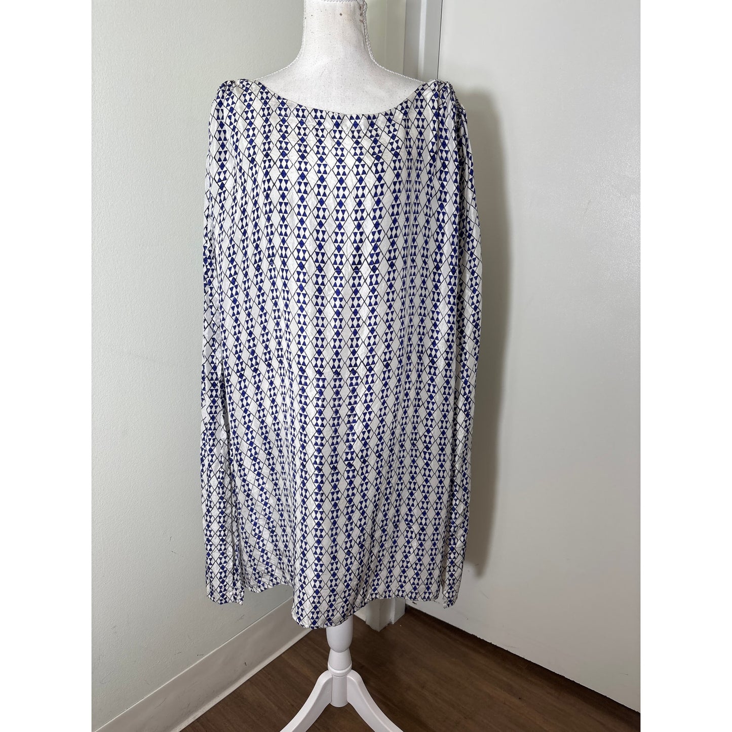 Roller Rabbit Blue and White Top Sz0/S
