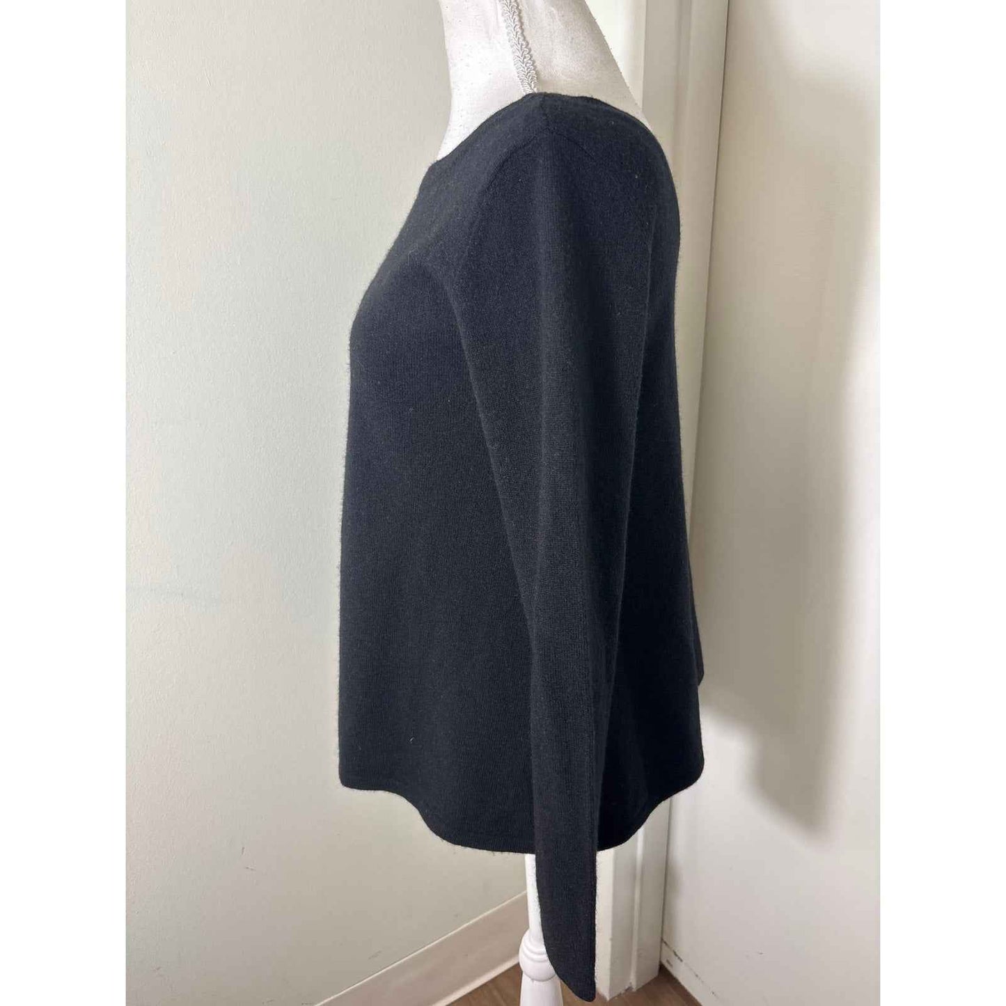 Cortland Park Black 100% Cashmere Back V Sweater Sz S