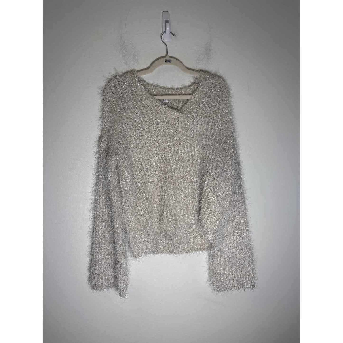 She and Sky White Metallic Long Sleeve Cropped V-Neck Sweater Sz L