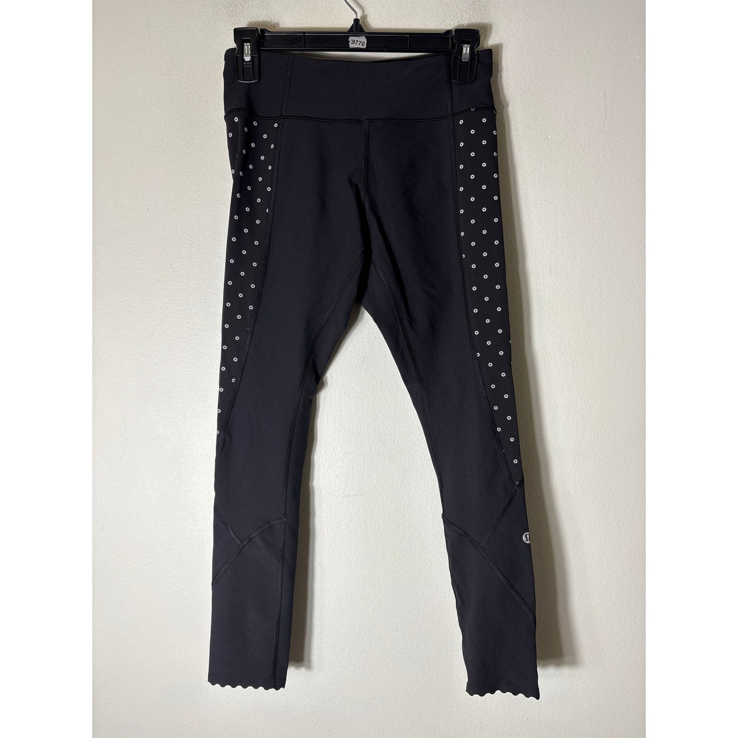 Lululemon Black With White Dot Detail Leggings Sz 6
