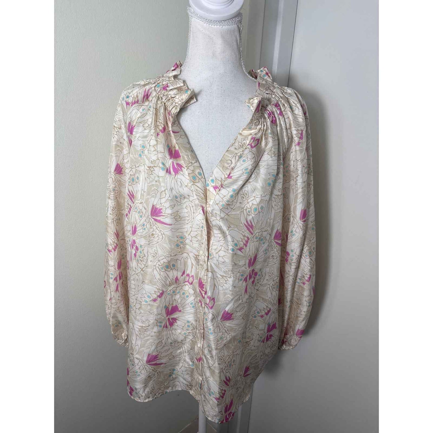 Ann Mashburn Cream and Pink Silk Floral Ruffled Neckline Blouse Sz M