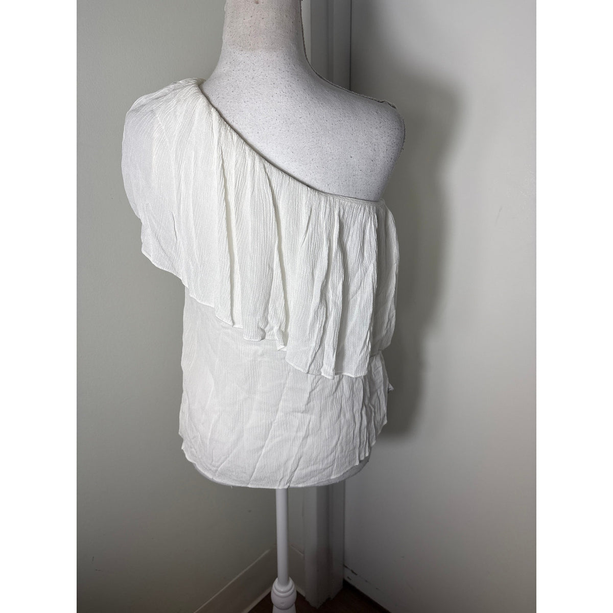 BCBG White One Shoulder Ruffle Top Sz XS