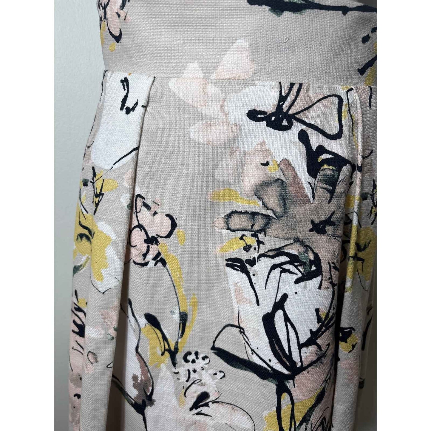 Black Halo Cream Watercolor Floral Mini Skirt Sz 8