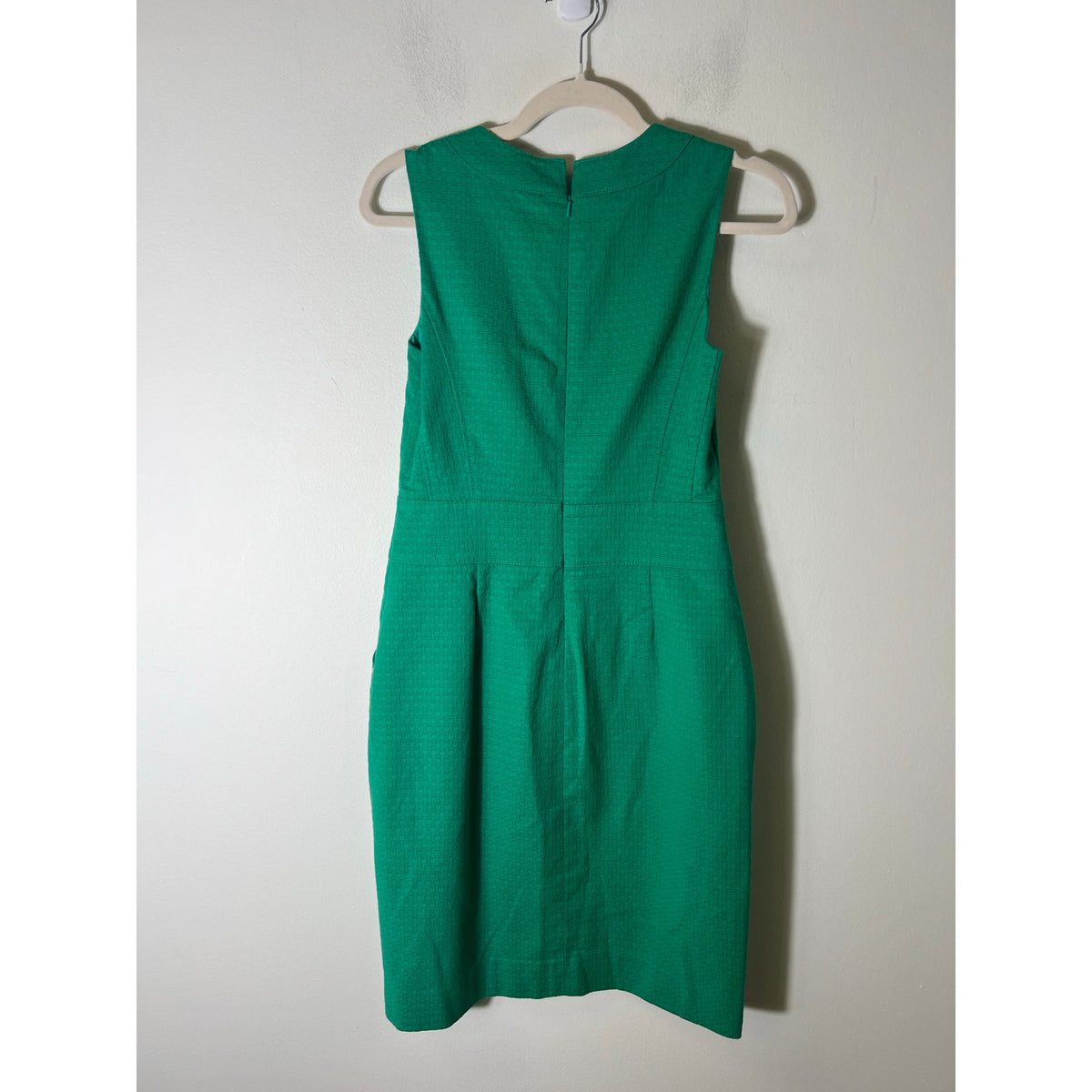 Etcetera Kelly Green Sleeveless V-Neck Knee Length Dress Sz 2