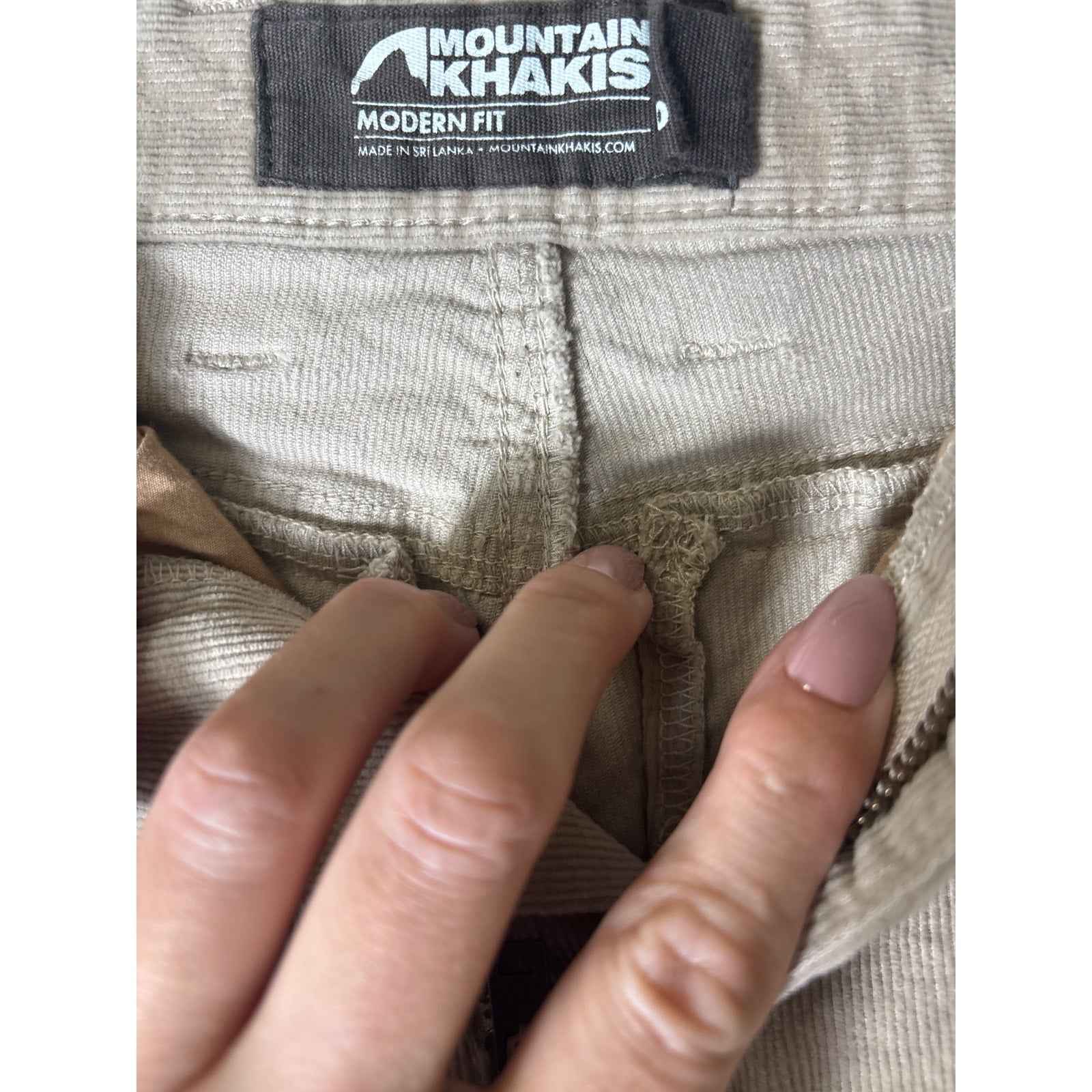 Men's Mountain Khaki Tan Modern Fit Cordoroy's Sz 30x30