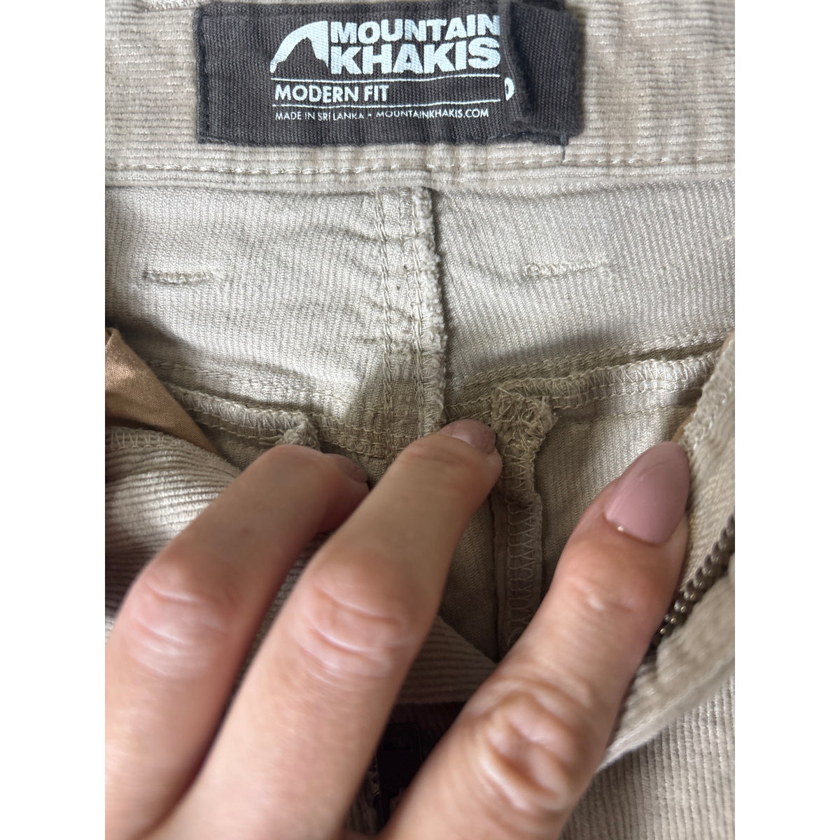 Men's Mountain Khaki Tan Modern Fit Cordoroy's Sz 30x30