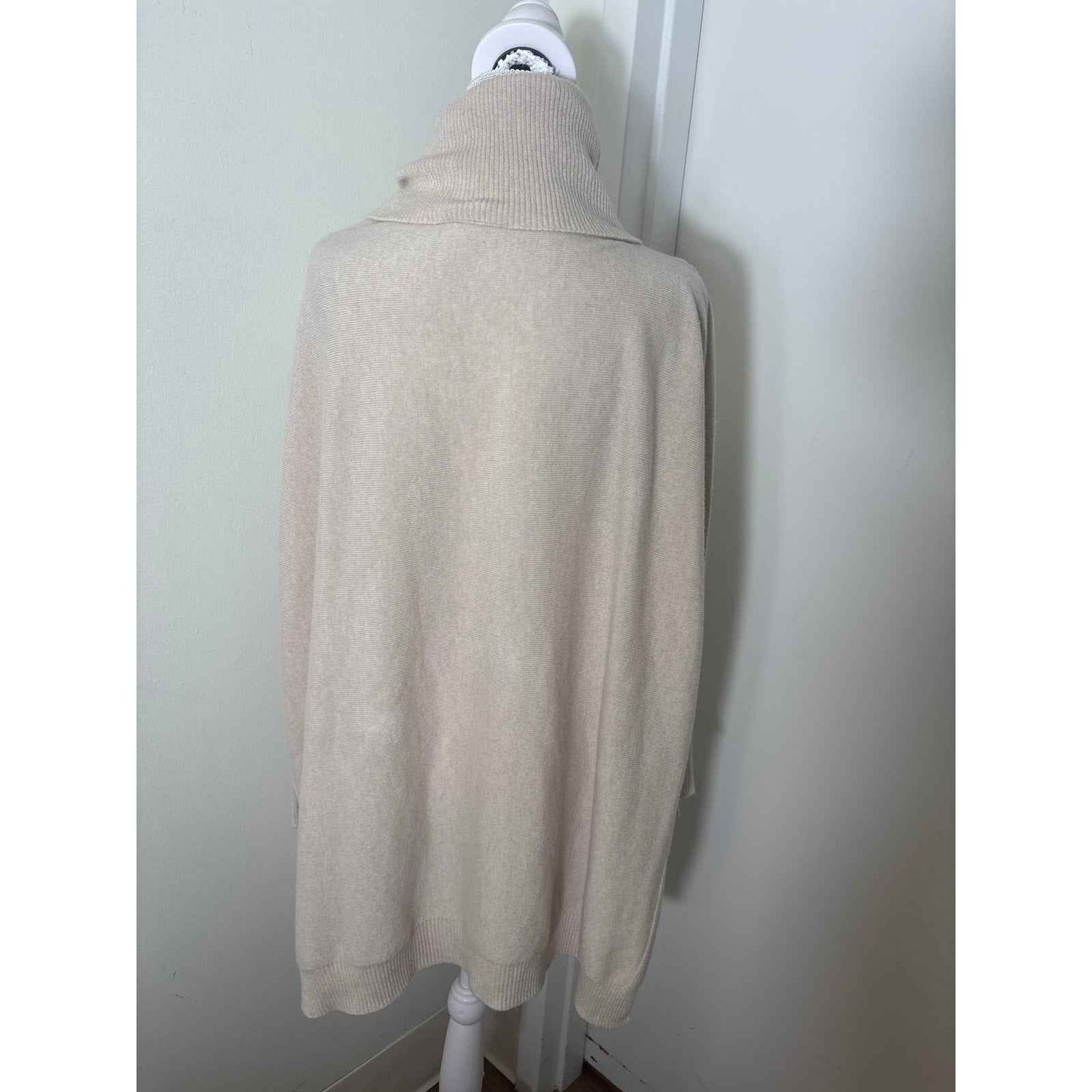Highlands NC Cream Cashmere Oversize Turtuleneck One size
