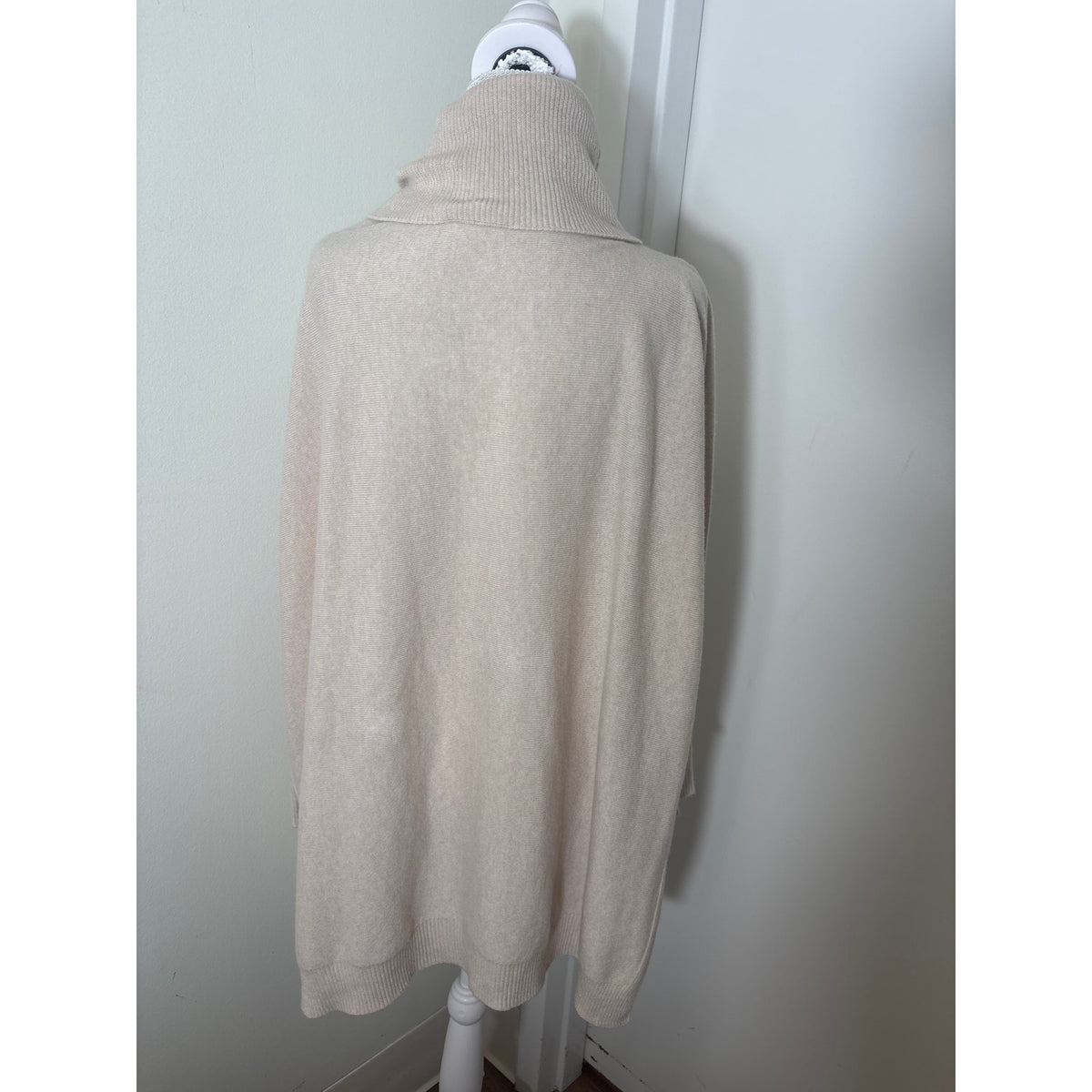 Highlands NC Cream Cashmere Oversize Turtuleneck One size