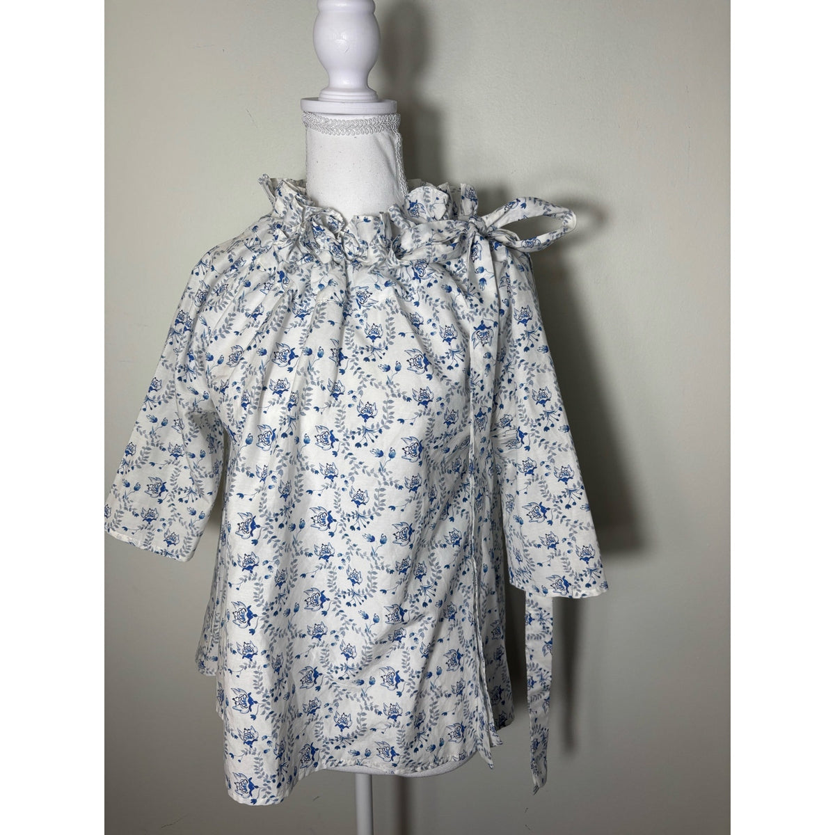 Never A Wallflower Blue White Floral 3/4 Sleeve Cotton Blouse Sz S