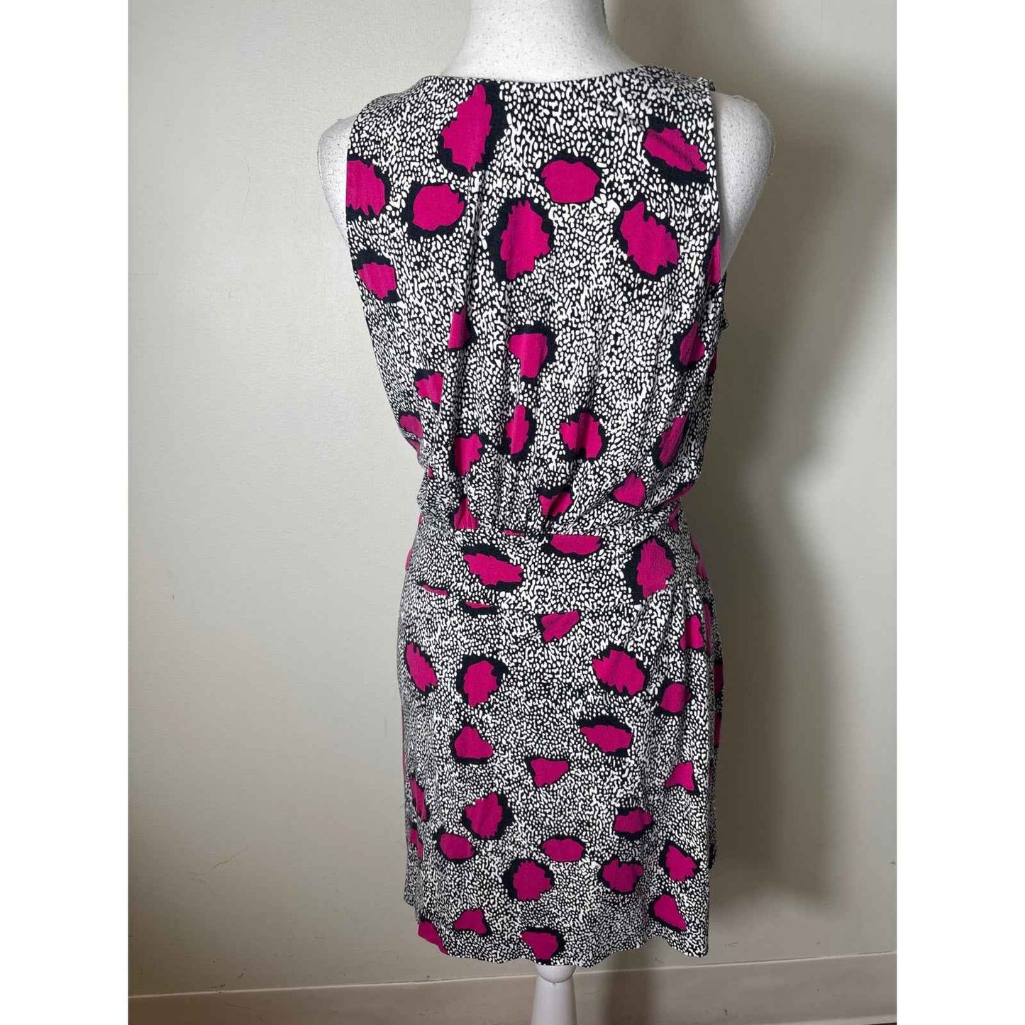 Diane Von Furstenberg Black Fushia Sleeveless Faux Wrap Above the Knee Dress Sz 6